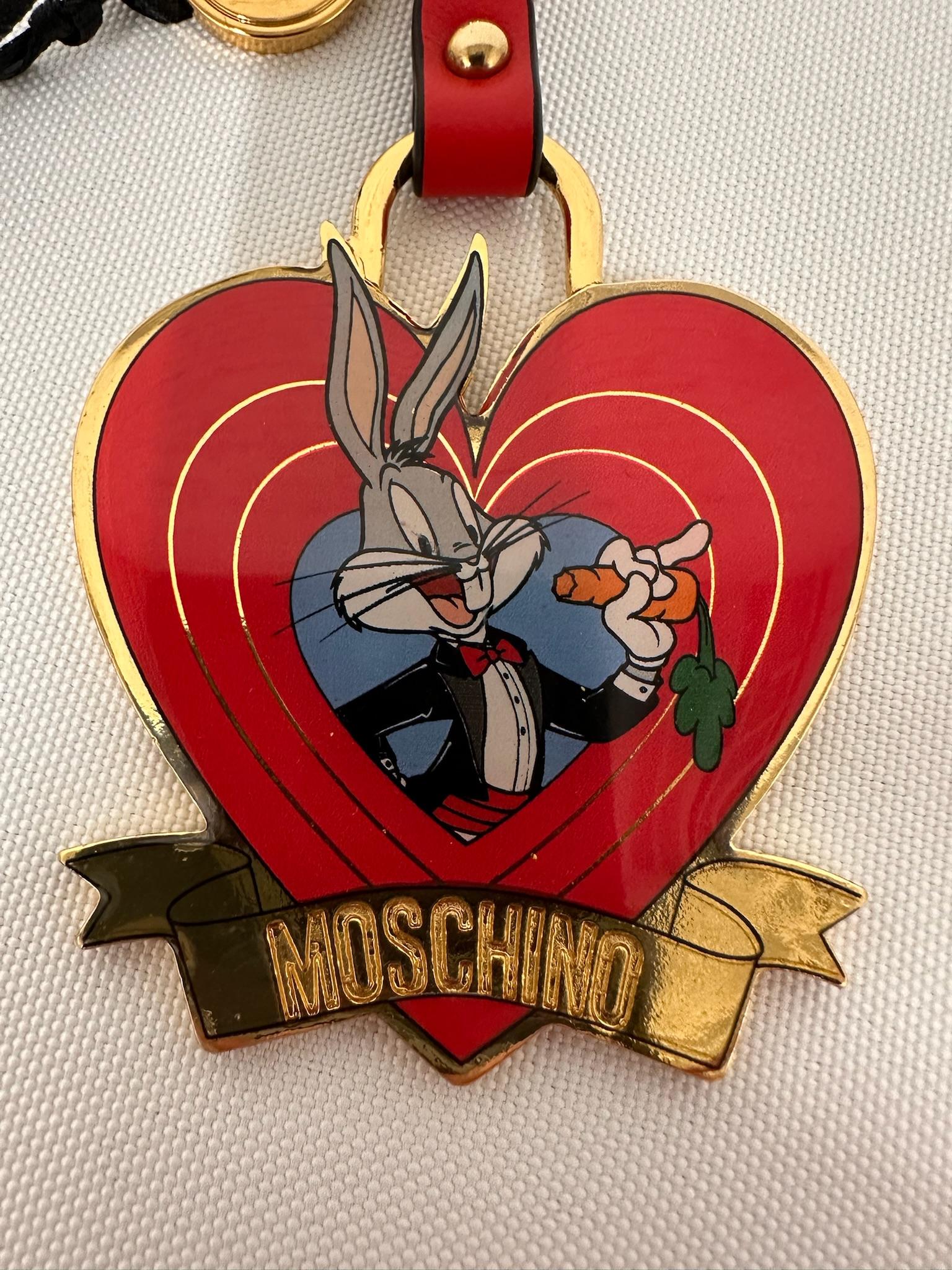 Moschino Couture Jeremy Scott SS23 Portachiavi Cuore Rosso Bugs Bunny in vendita 1