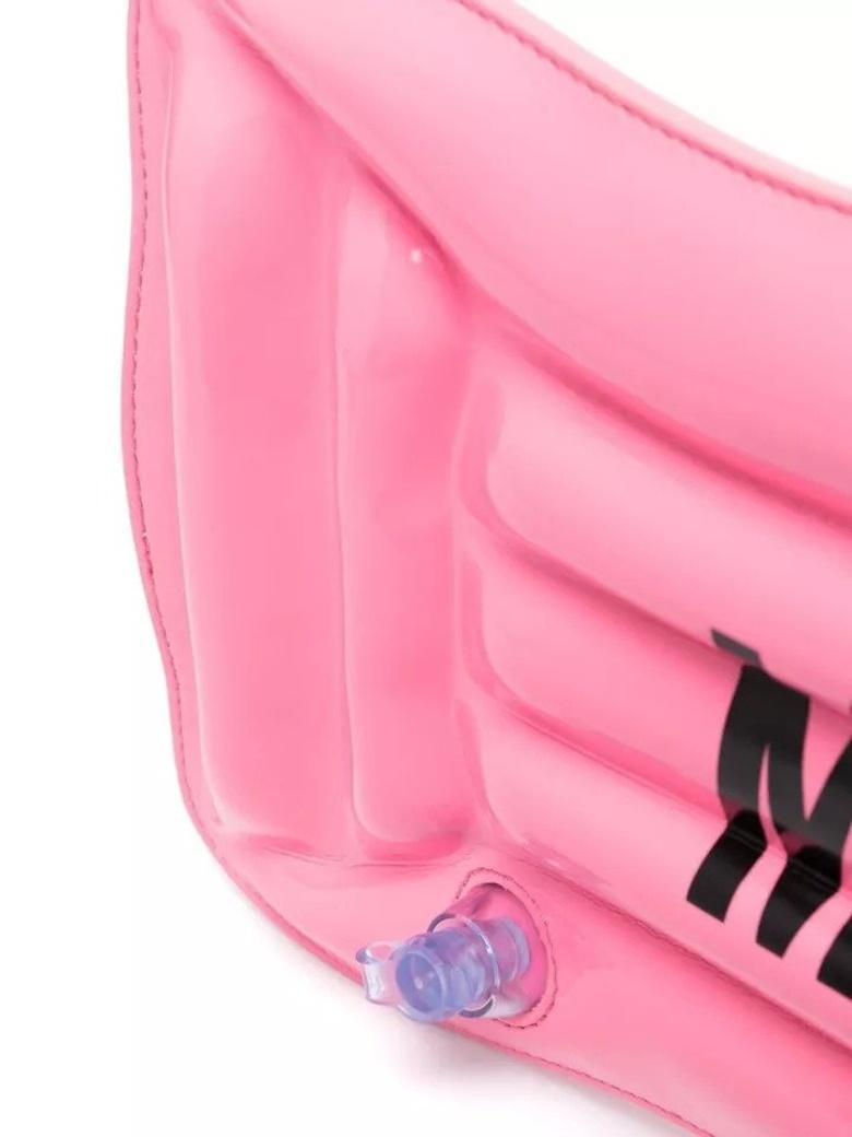MOSCHINO Couture Jeremy Scott pochette rose matelassée inflatable en cuir verni, SS23 Neuf - En vente à Los Angeles, CA