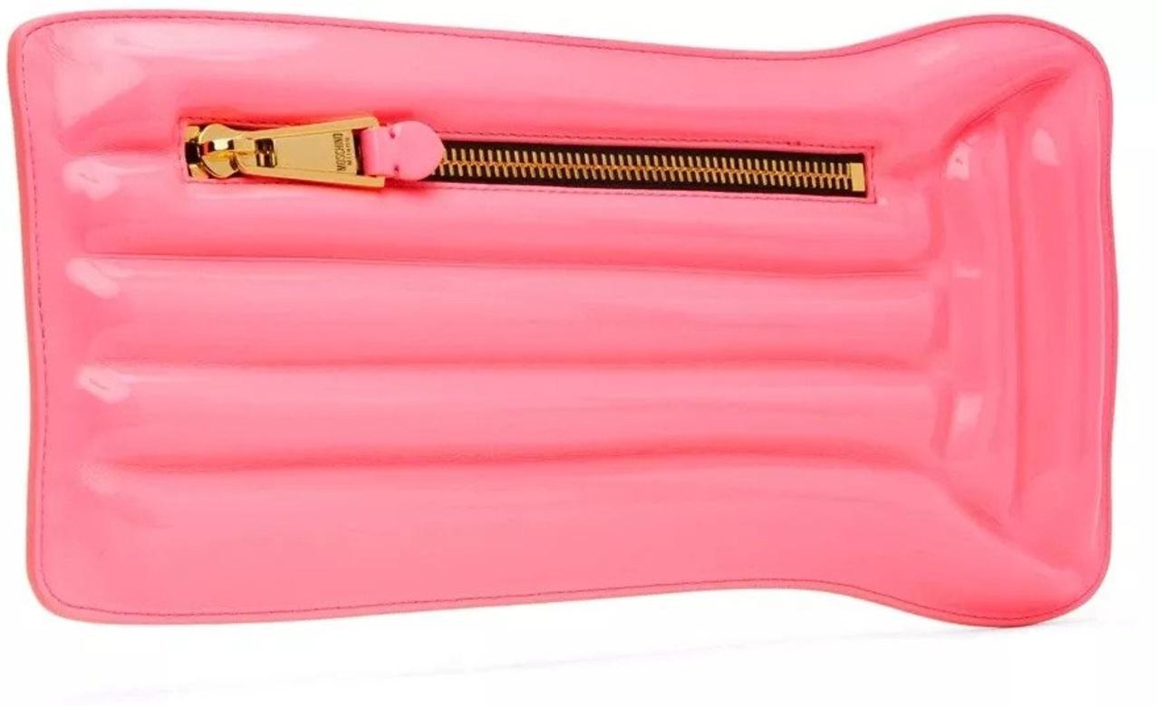 MOSCHINO Couture Jeremy Scott pochette rose matelassée inflatable en cuir verni, SS23 en vente 1
