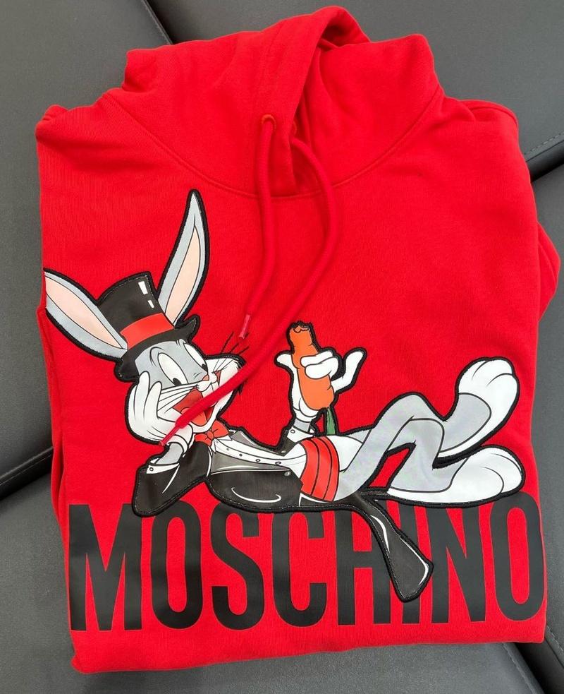 MOSCHINO Couture Jeremy Scott, bonnet de l'année chinoise des insectes rouges, SS23 Pour femmes en vente