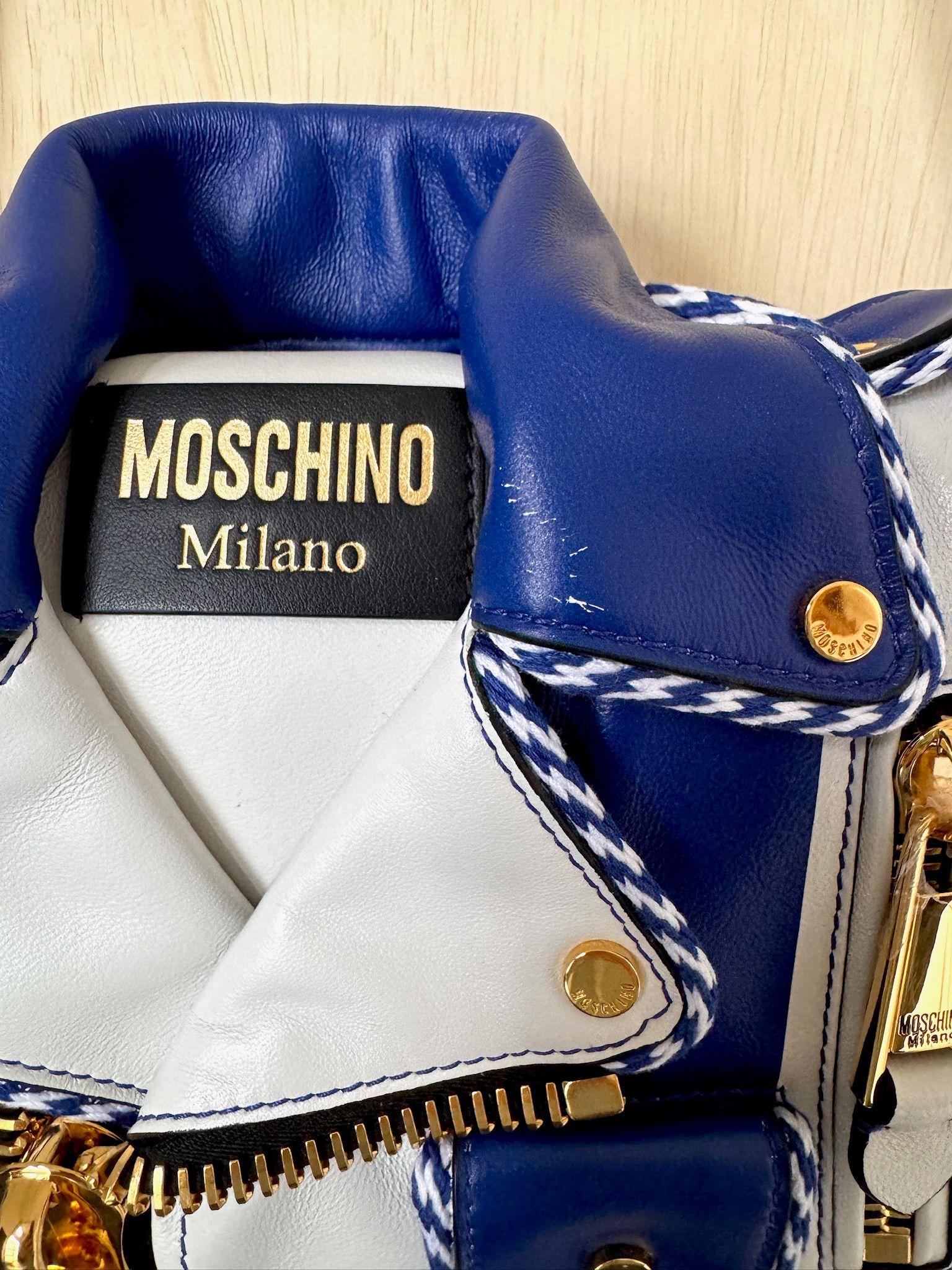 MOSCHINO Couture Jeremy Scott - Veste de motard à capsule blanche et bleue, SS23 en vente 5