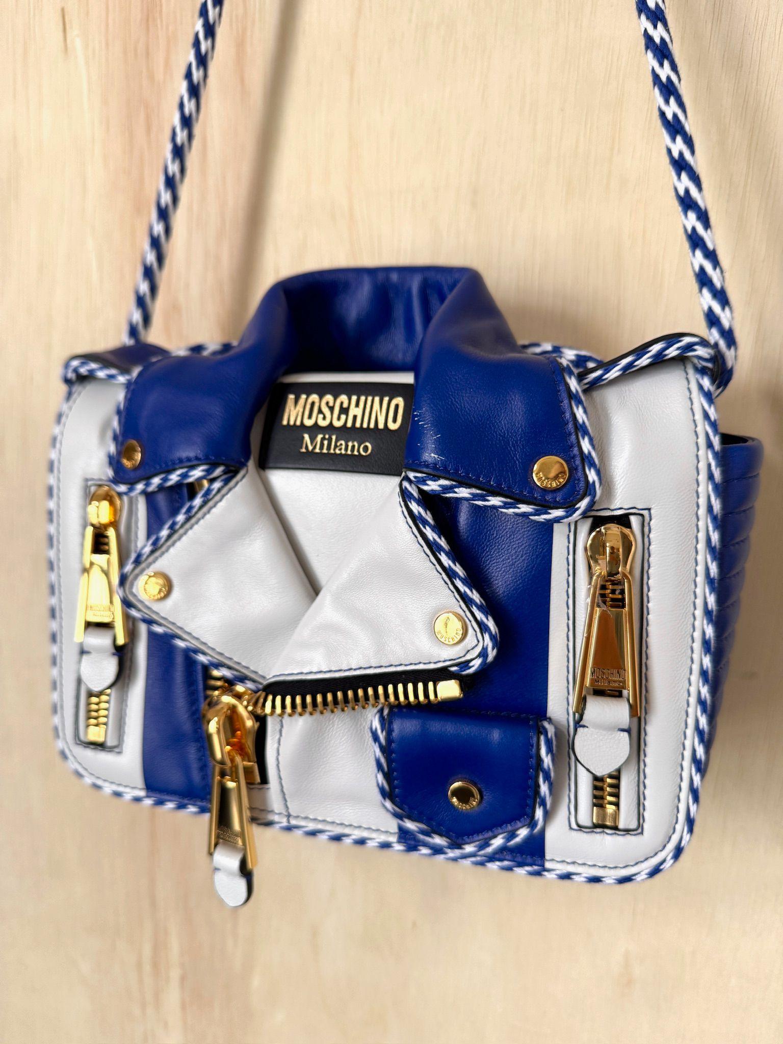 MOSCHINO Couture Jeremy Scott - Veste de motard à capsule blanche et bleue, SS23 en vente 1