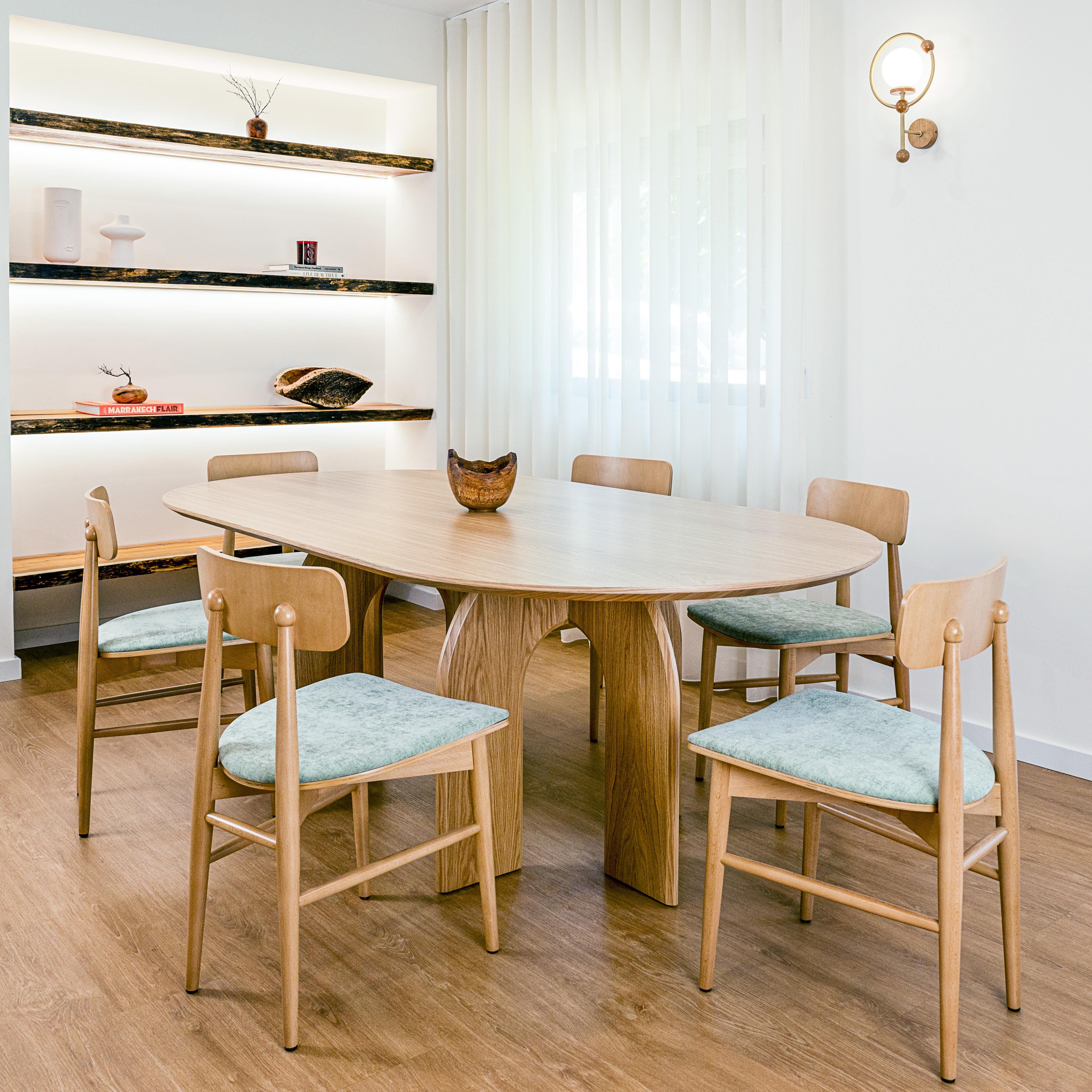 Sedia da pranzo SS3: Eleganza e semplicità con linee scultoree in vendita 6