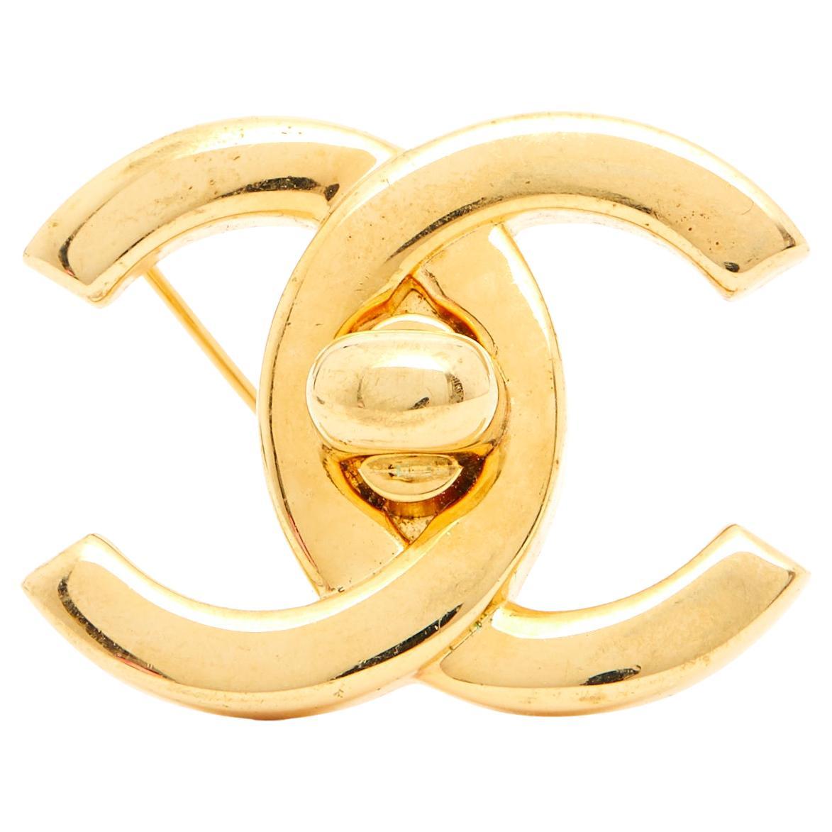SS96 Chanel Brooch Turnlock CC Golden For Sale