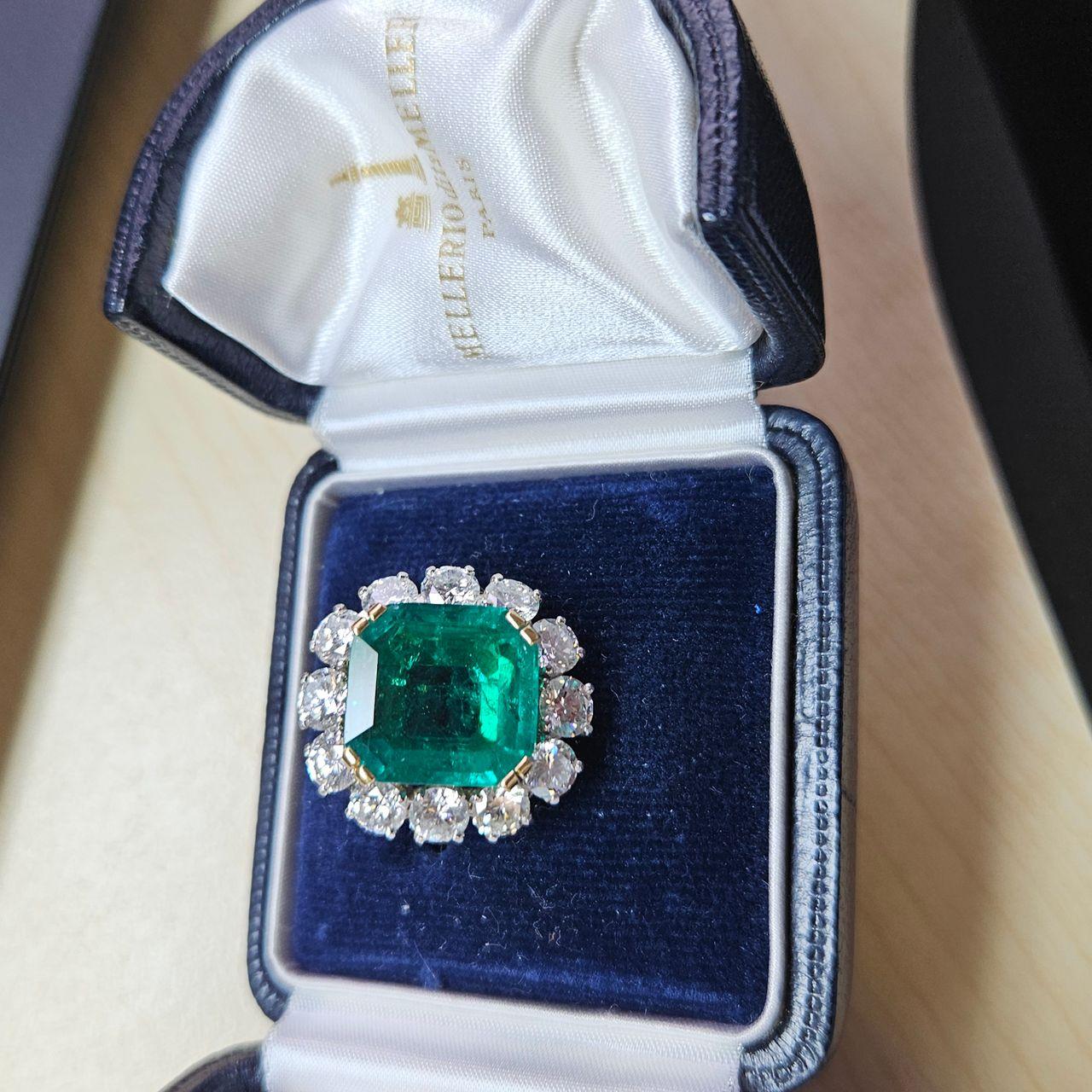 This exquisite investment-grade ring features a stunning 6.78-carat emerald, certified by SSEF and verified to be completely untreated (NO OIL), highlighting its exceptional natural beauty. The vibrant green emerald is set in a luxurious 18K white