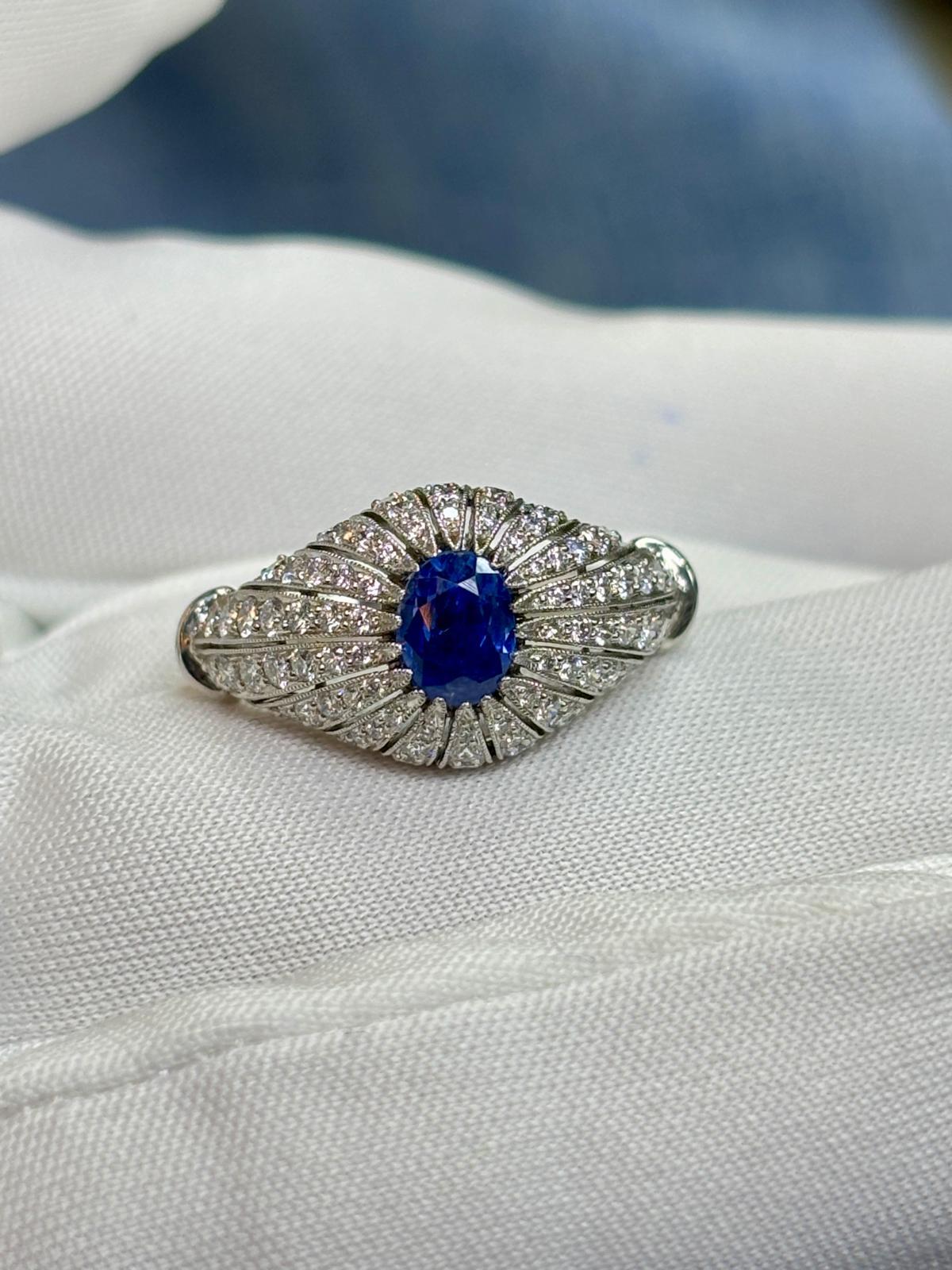 SSEF Certified 1.14 Carat Kashmir No Heat Sapphire White Diamond Platinum Ring In New Condition In Kowloon, HK