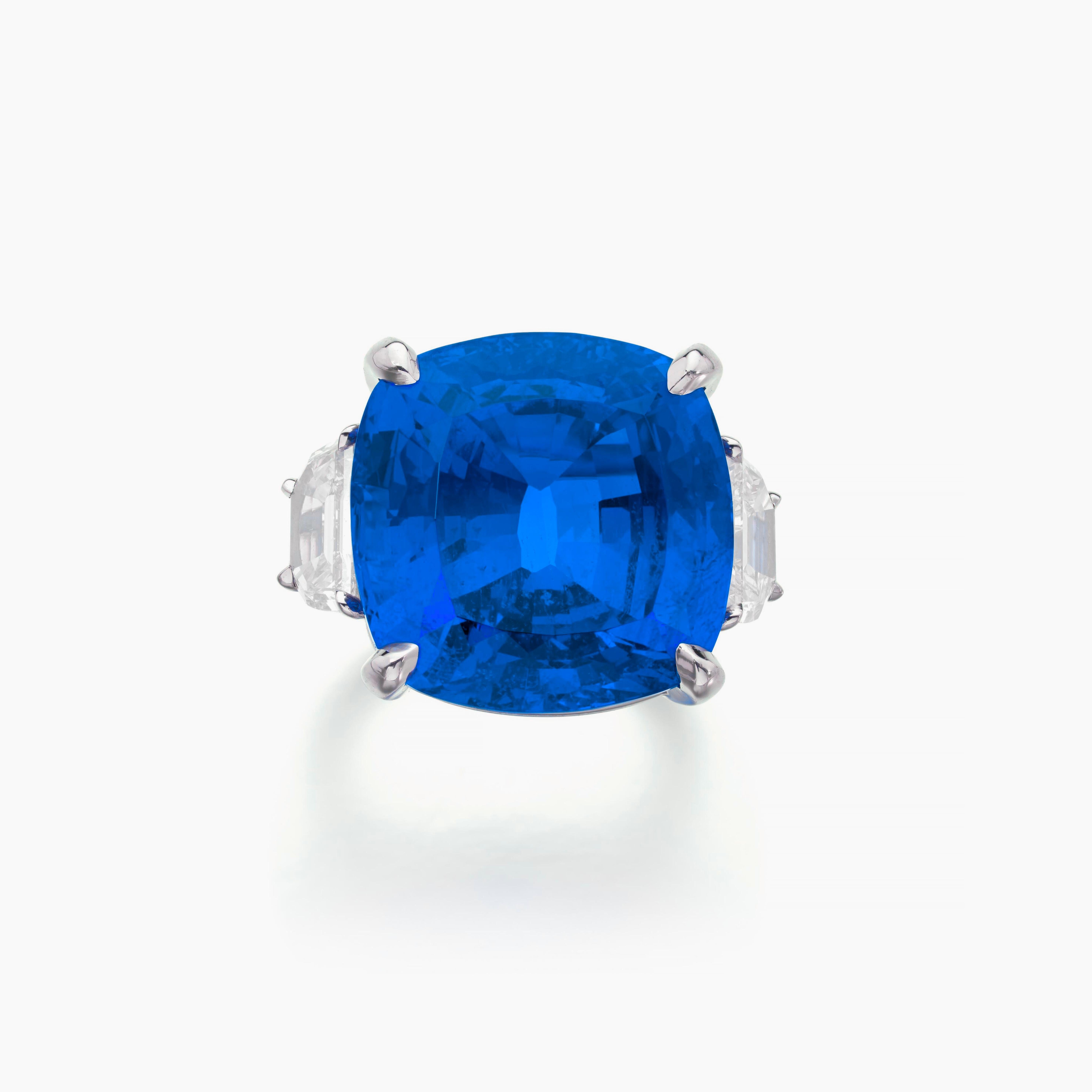 SSEF Certified 11.68 Ct. Ceylon Blue Unheated Sapphire Ring In New Condition For Sale In Chicago, IL