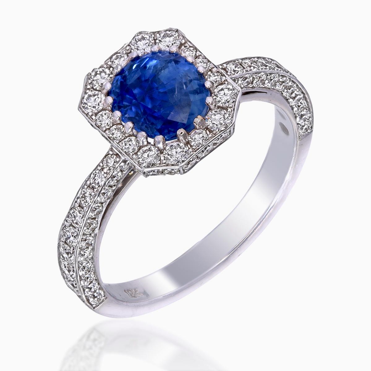 Oval Cut SSEF Certified 1.87 Carat Kashmir Blue Sapphire No Heat Diamond Ring in 18K Gold For Sale