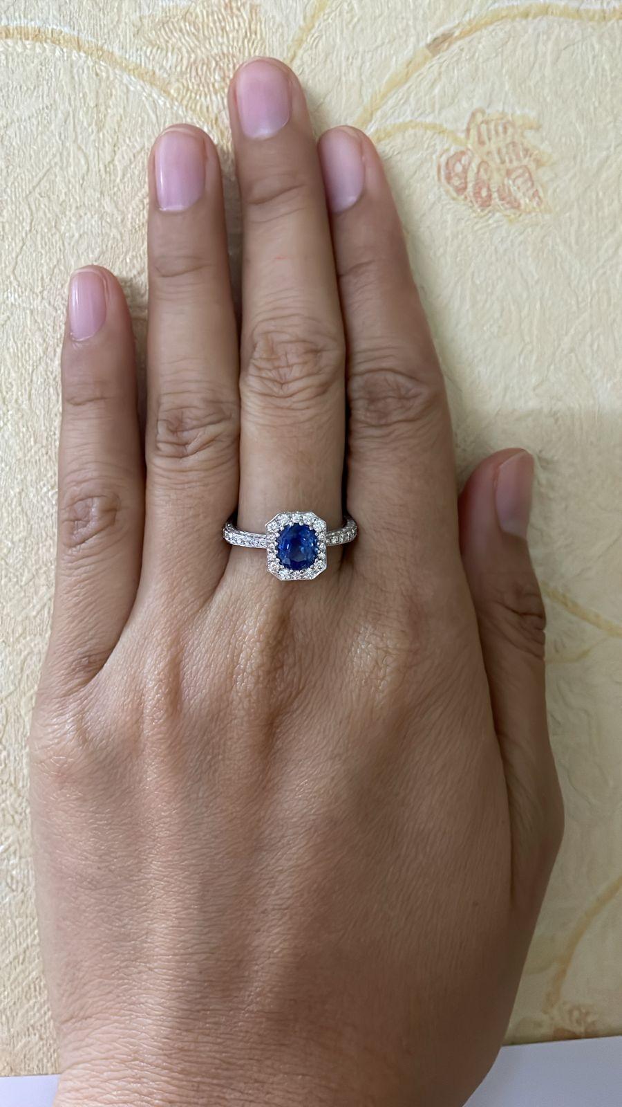 Women's or Men's SSEF Certified 1.87 Carat Kashmir Blue Sapphire No Heat Diamond Ring in 18K Gold For Sale