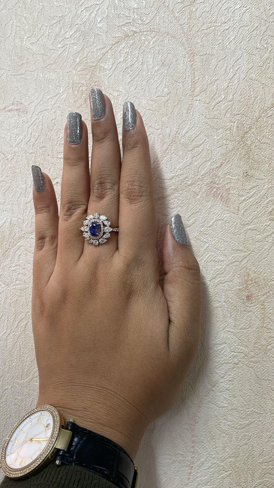 Bague en or 18 carats avec saphir bleu du Cachemire certifié SSEF de 2,09 carats, sans chaleur Neuf - En vente à Bangkok, TH