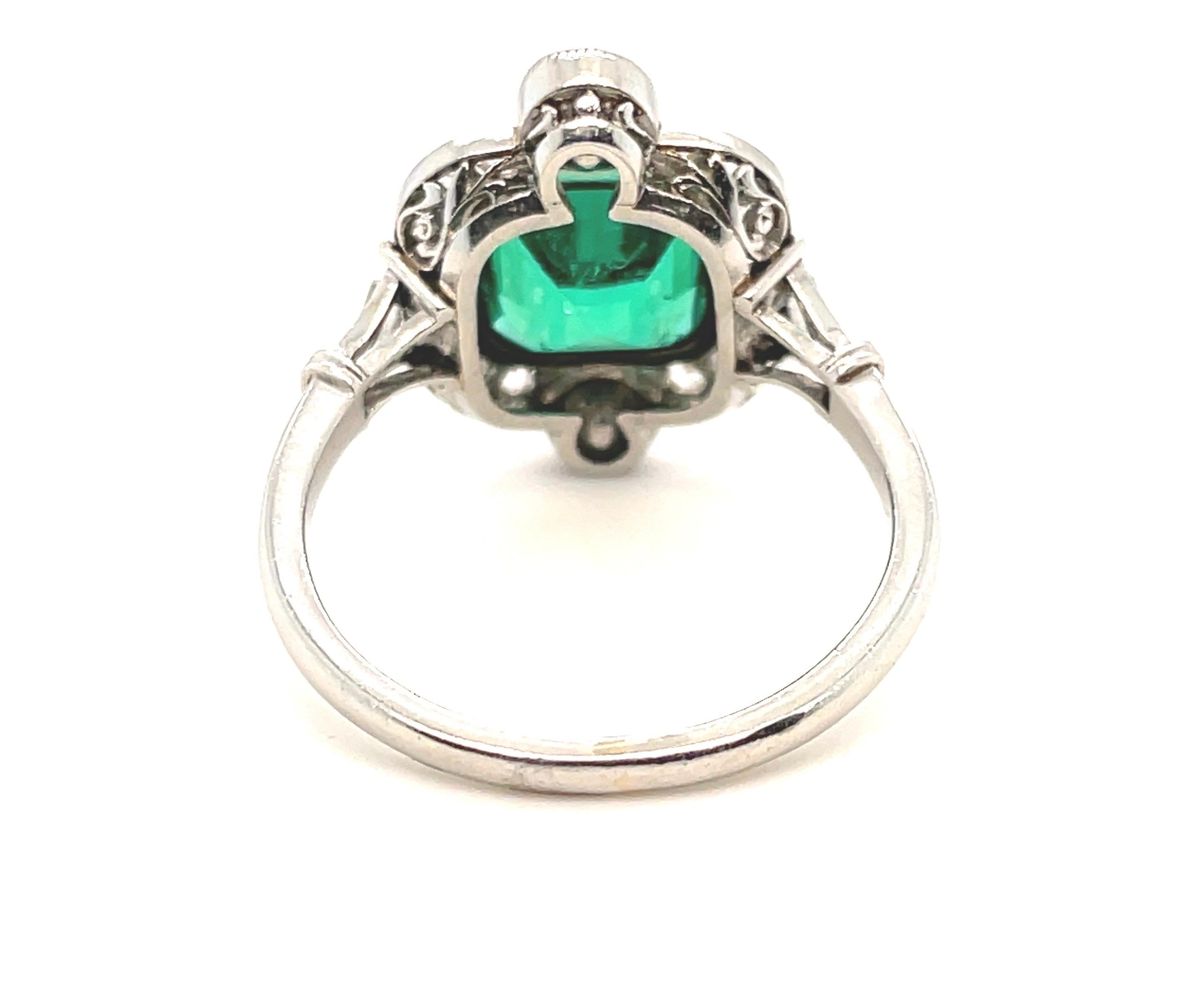 Art Deco SSEF Certified 2.22 Carats Colombian Emerald and Diamond Art-Deco Ring For Sale