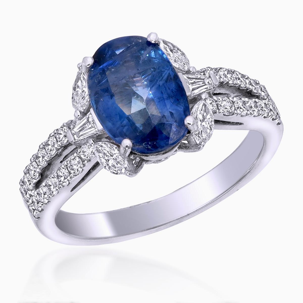 Moderne Bague en or 18 carats avec saphir bleu du Cachemire certifié SSEF de 2,51 carats, sans chaleur en vente
