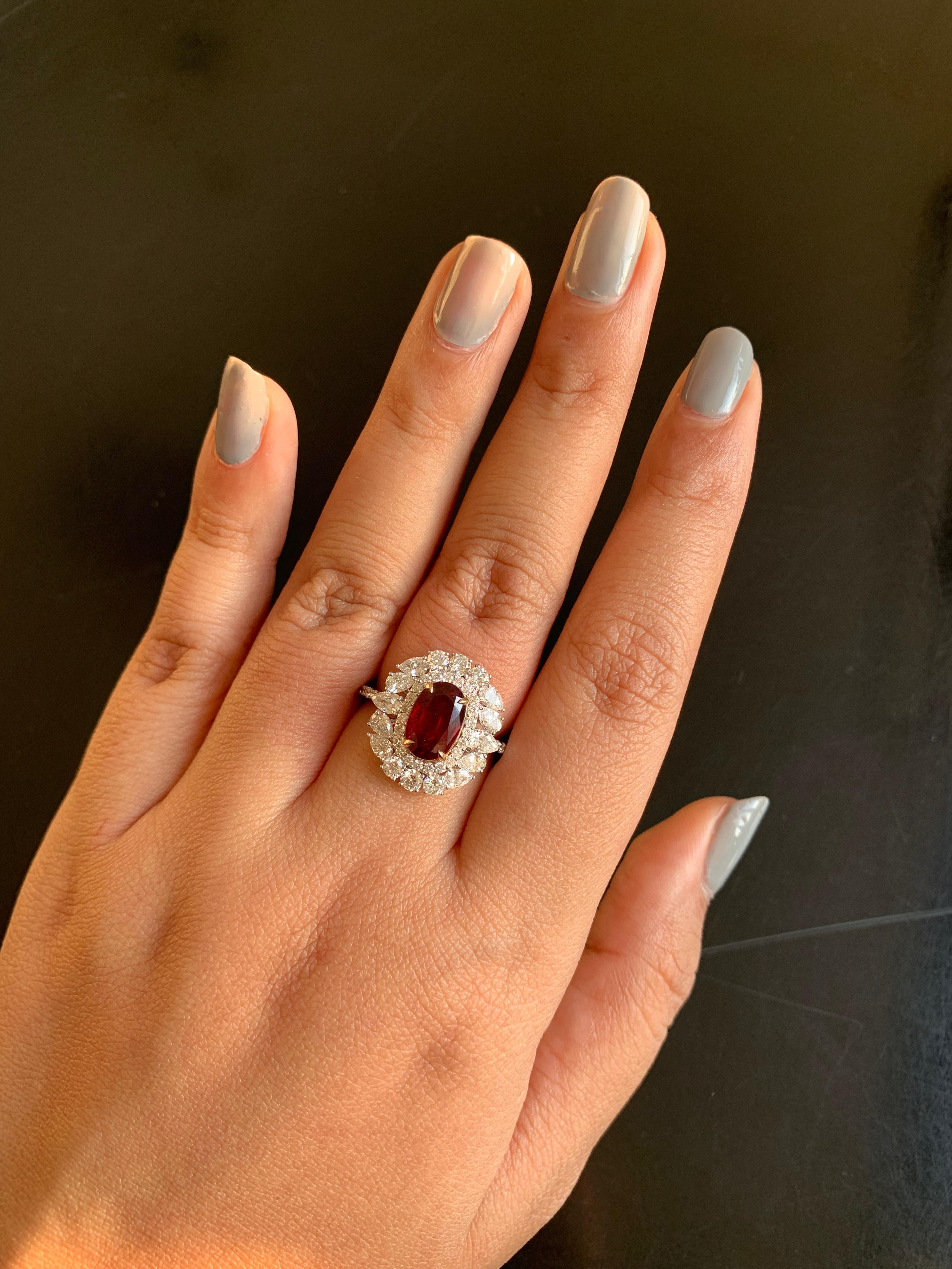 Women's or Men's SSEF Certified 2.78 carat Thai Heated Ruby For Sale