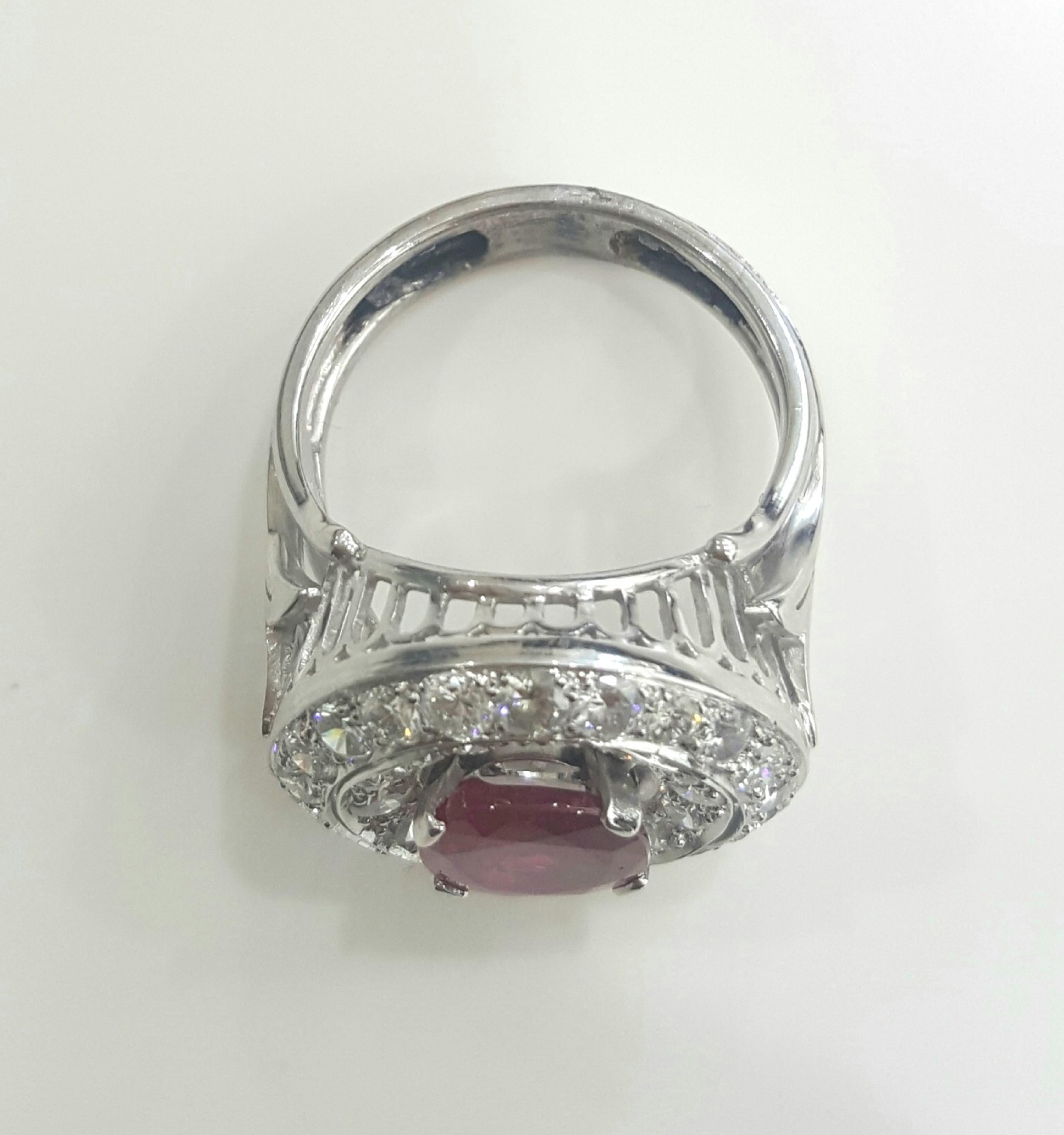 SSEF Certified 3.20 Carat Oval Purplish Red Ruby Burma No Heat And Diamond Ring For Sale 5