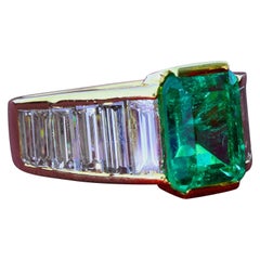 SSEF Certified 3.22 Carat Colombian Emerald and Diamond Ring