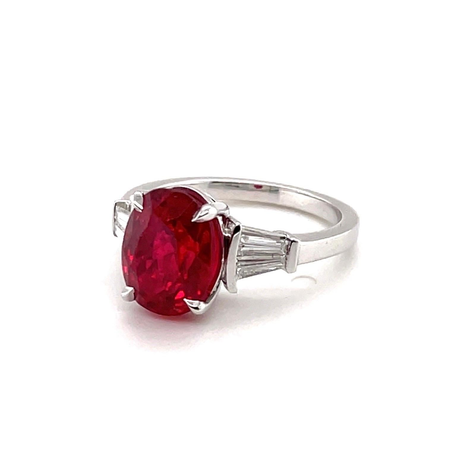Oval Cut SSEF Certified 3.39 Carats Red Burma Spinel and Diamond 18 Karat White Gold Ring For Sale