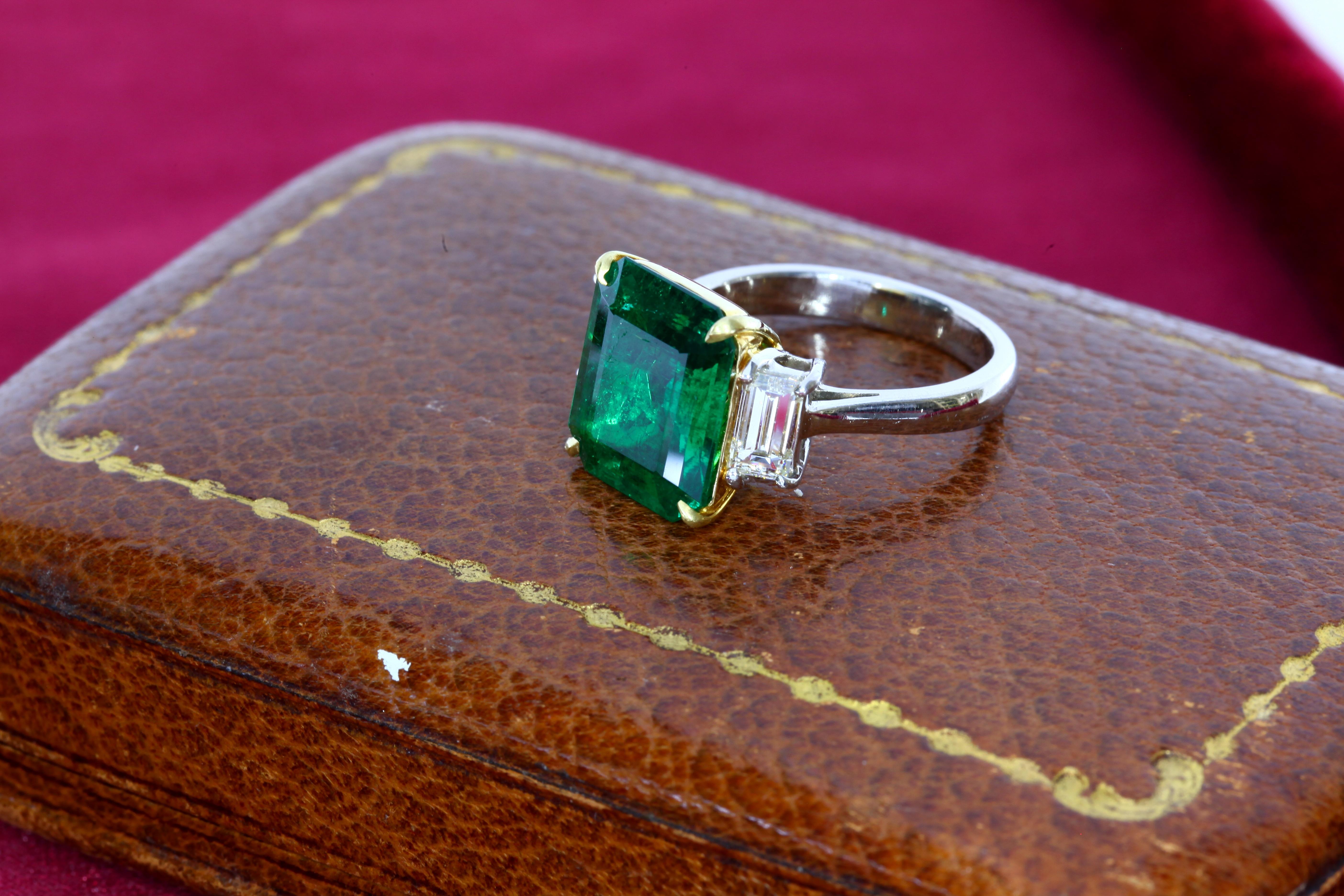 This 5.11 carat Colombian emerald with minor oil enhancement has a green of medium strong saturation according to the SSEF certificate. The stone measures 13.58 x 11.34 x 4.77mm making it appear to be significantly larger than 5.11 carats from the