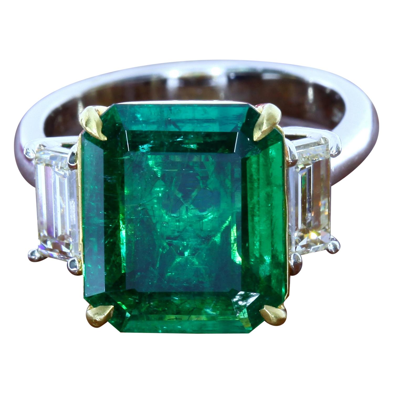 SSEF Certified 5.11 Carat Colombian Emerald Three-Stone Ring For Sale