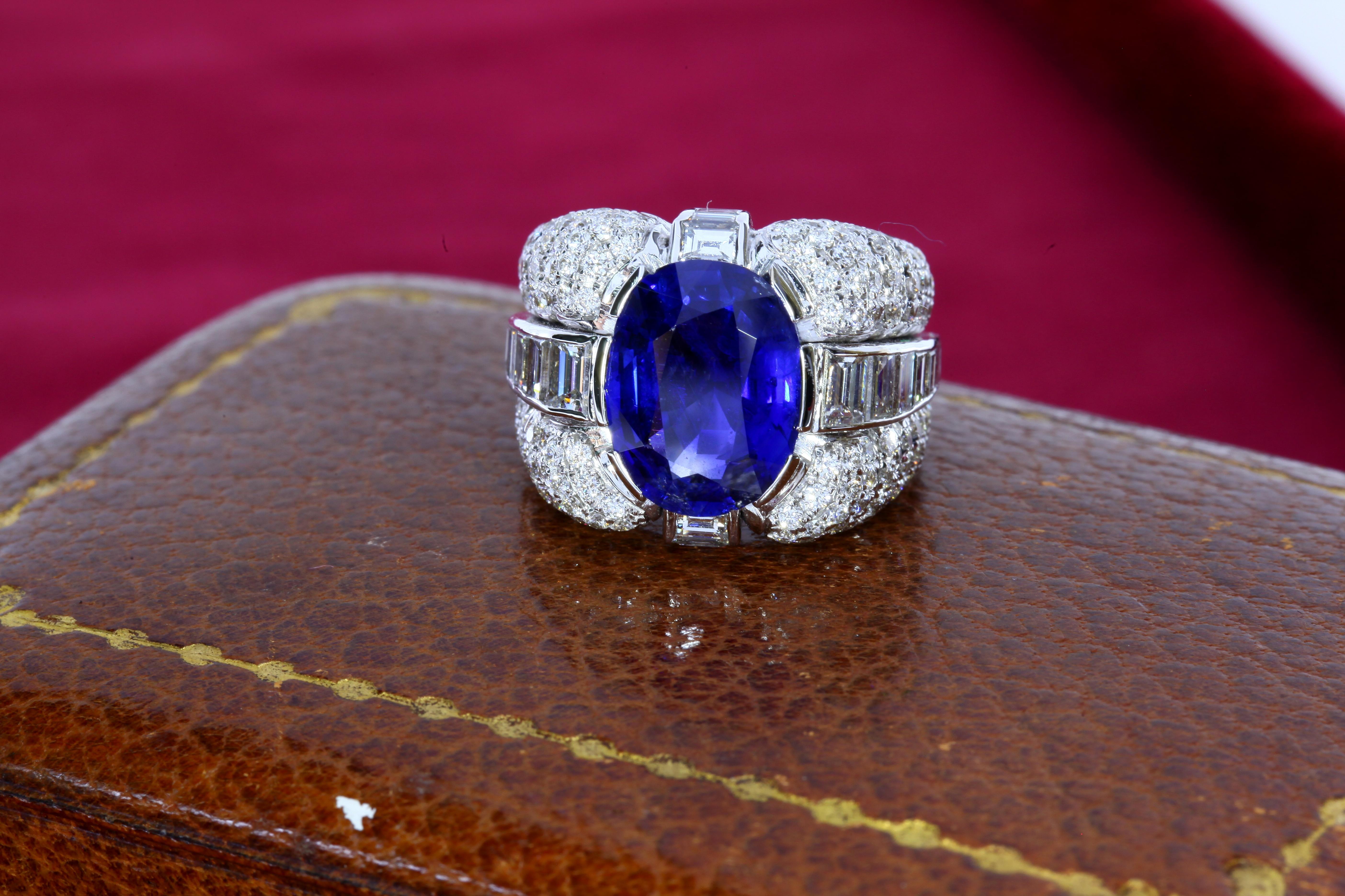 SSEF Certified 6.09 Carat Burmese Untreated Sapphire in a Diamond Ring For Sale 1