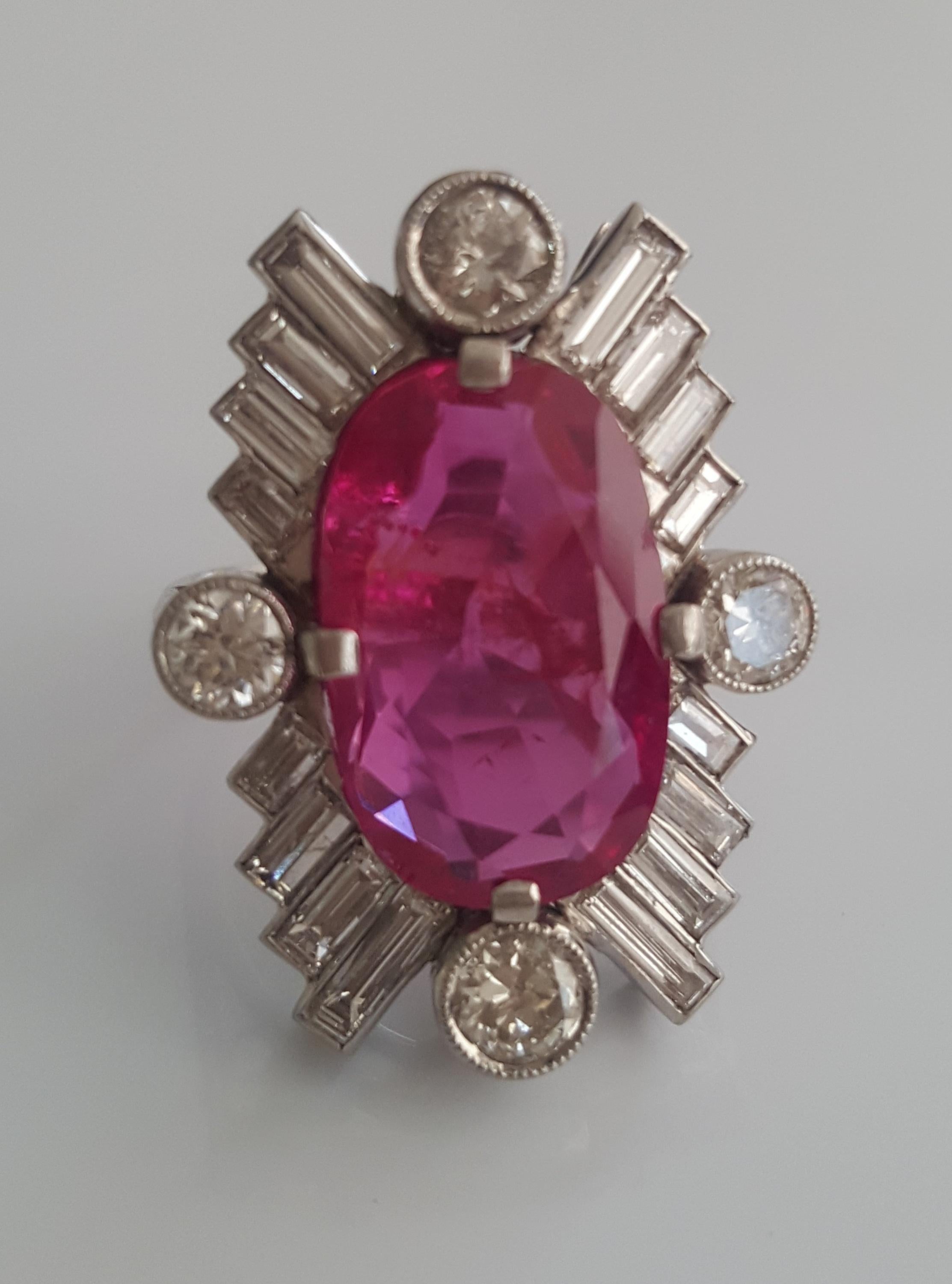 SSEF-zertifizierter 7,50 Karat ovaler Rubin Burma keine Hitze und weißer Diamantring in 18k  (Zeitgenössisch) im Angebot