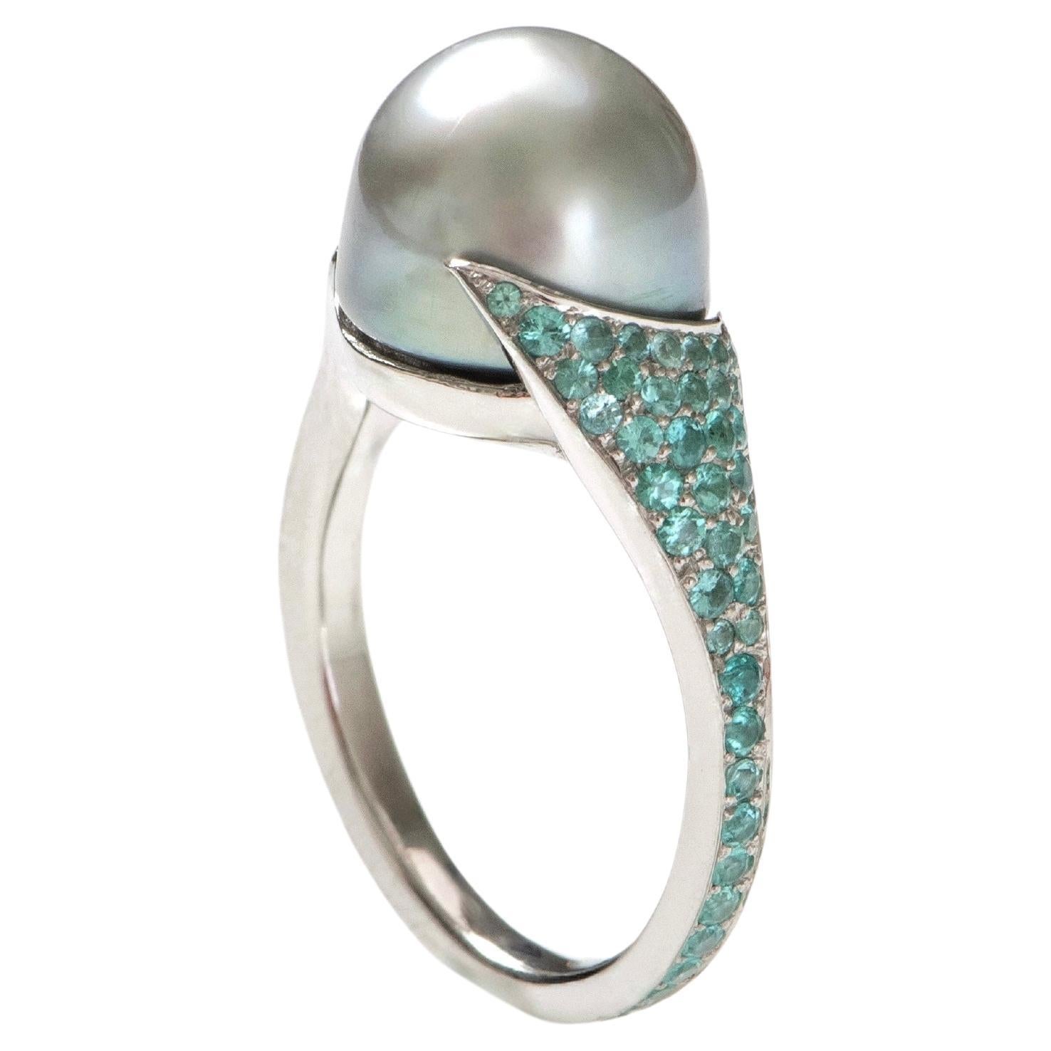 SSEF certified 8.198ct Light Gray Natural Pearl Ring With Paraiba Mellee