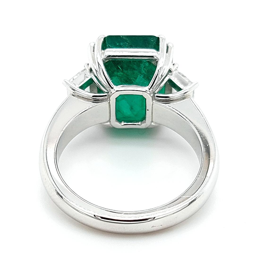 18kt white gold Cocktail Ring 8.267ct Emerald, 2.84ct Diamond,  SSEF Certified For Sale 2