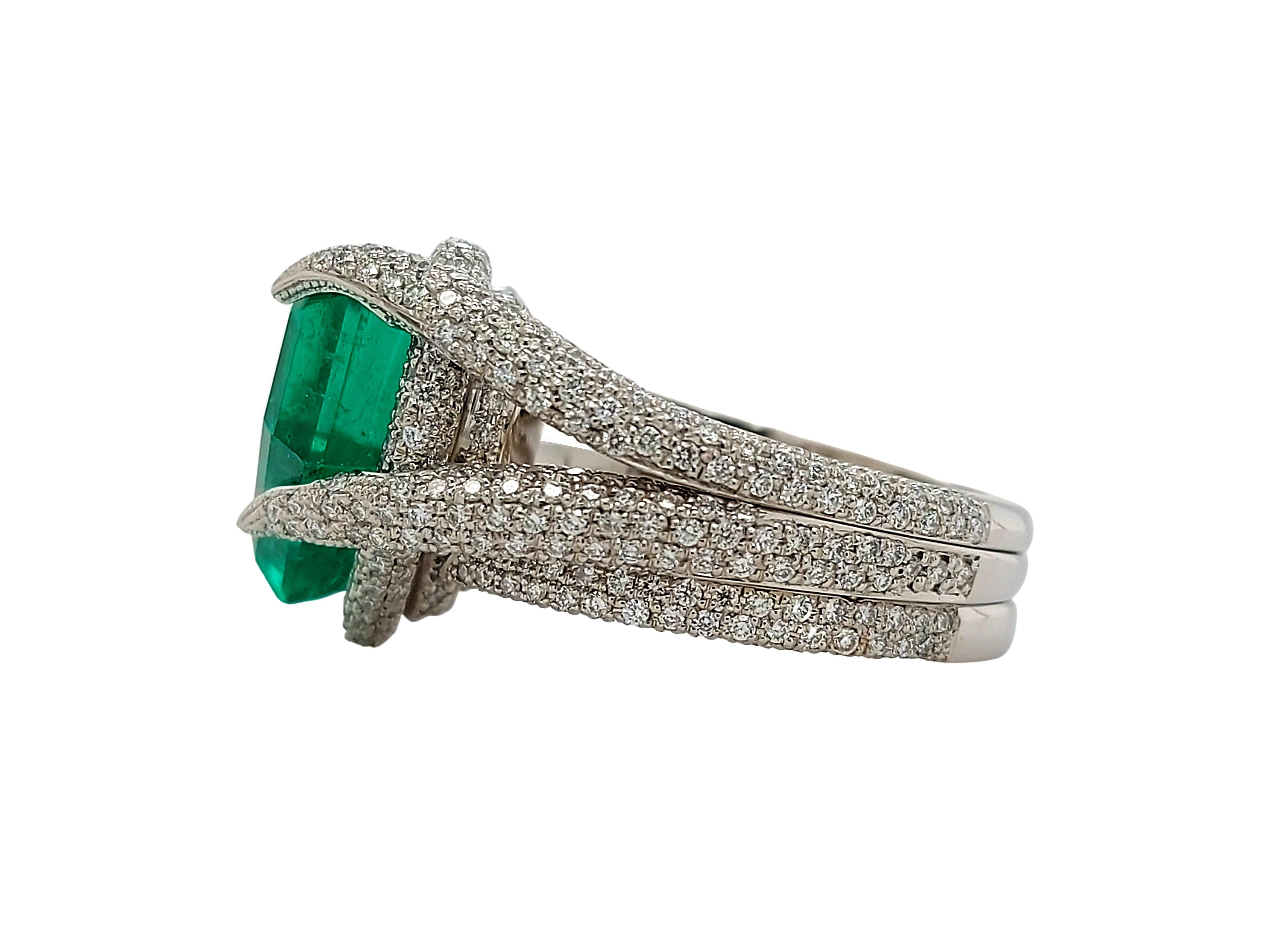 SSEF Certified Platinum 9 Ct Colombian Emerald Minor & Diamonds Unique Ring For Sale 4