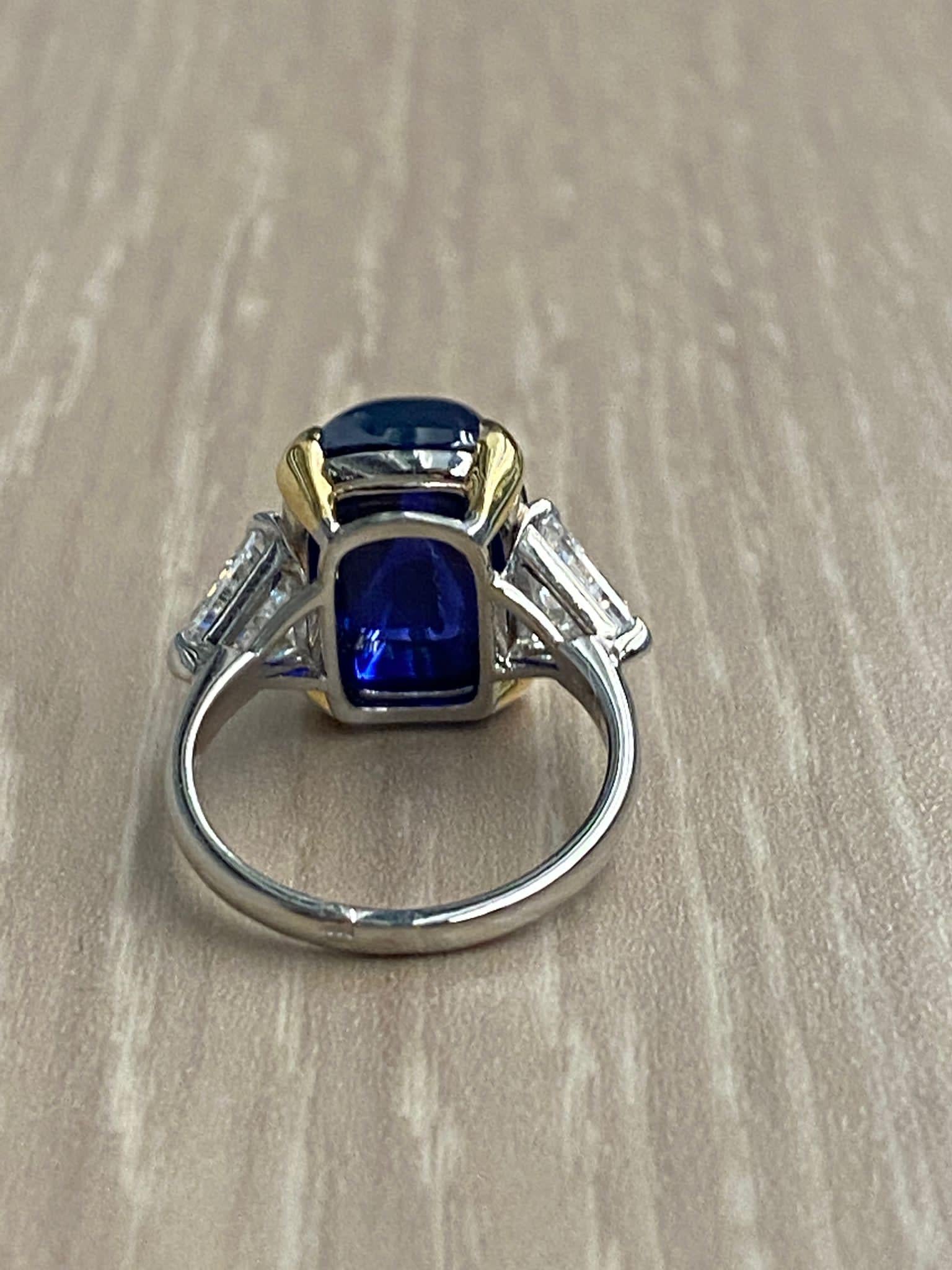 Contemporary SSEF GRS Certified Bulgari 17 Carat Sugarloaf Ceylon Sapphire Ring