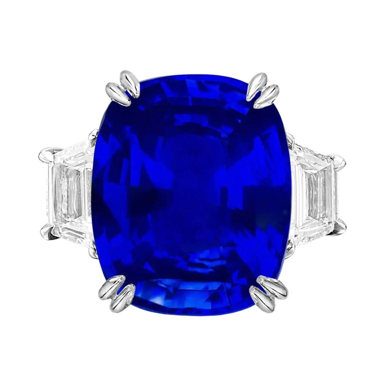 SSEF Switzerland Bague en saphir bleu de 7 carats non chauffé et diamant  taille coussin En vente sur 1stDibs