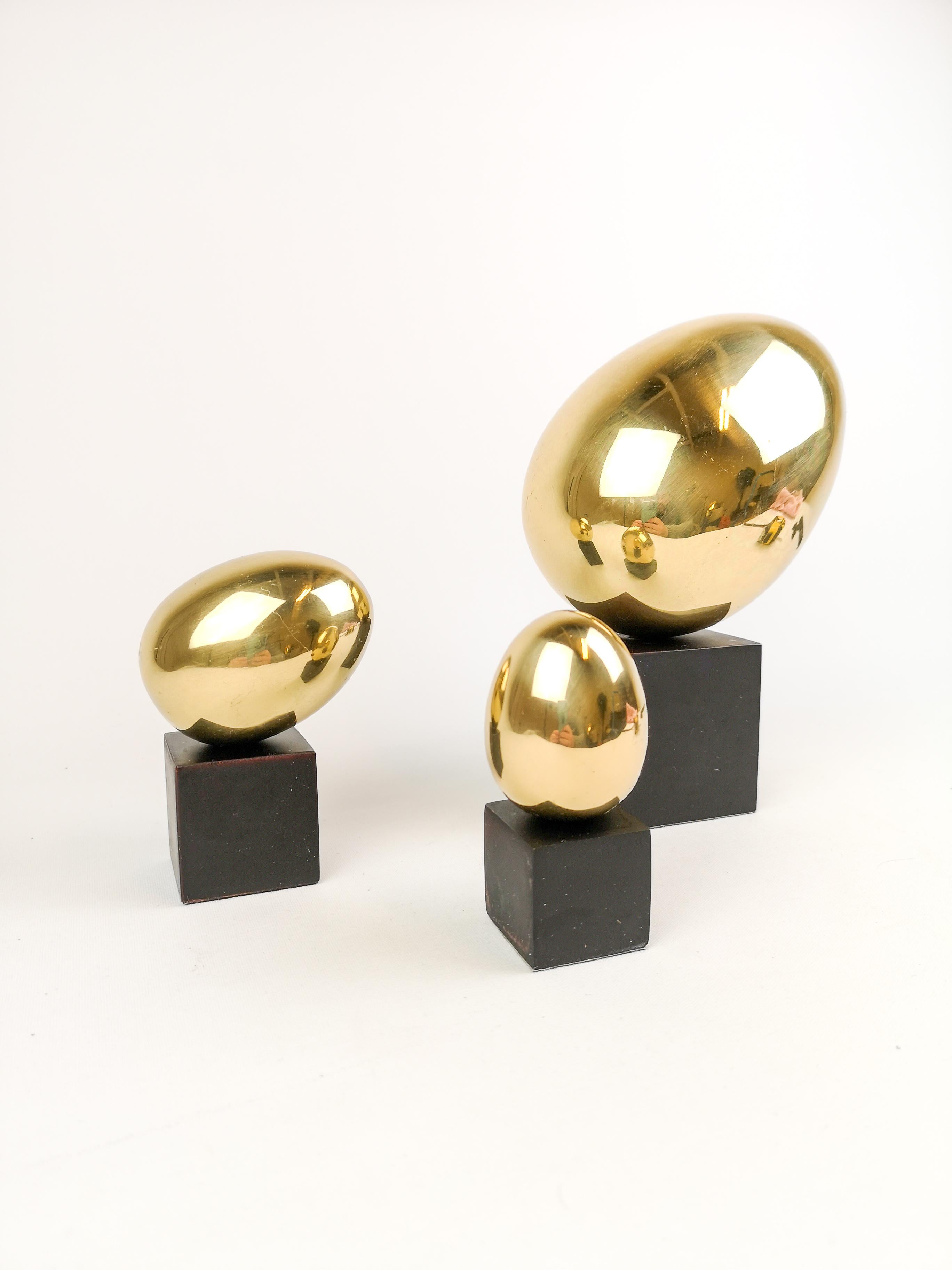 Scandinavian Modern Set of 3 Egg Sculptures in Polished Brass