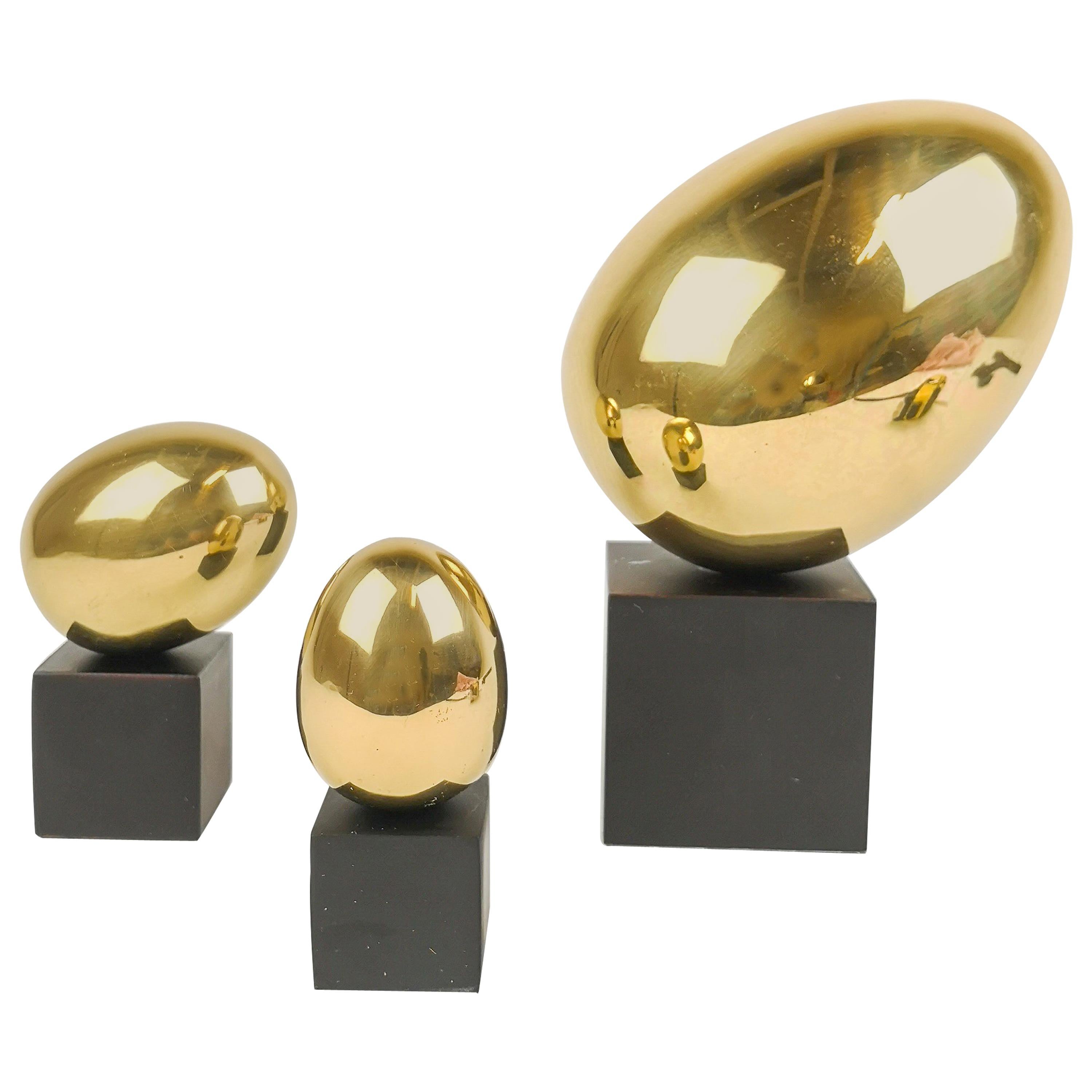 Set of 3 Egg Sculptures in Polished Brass