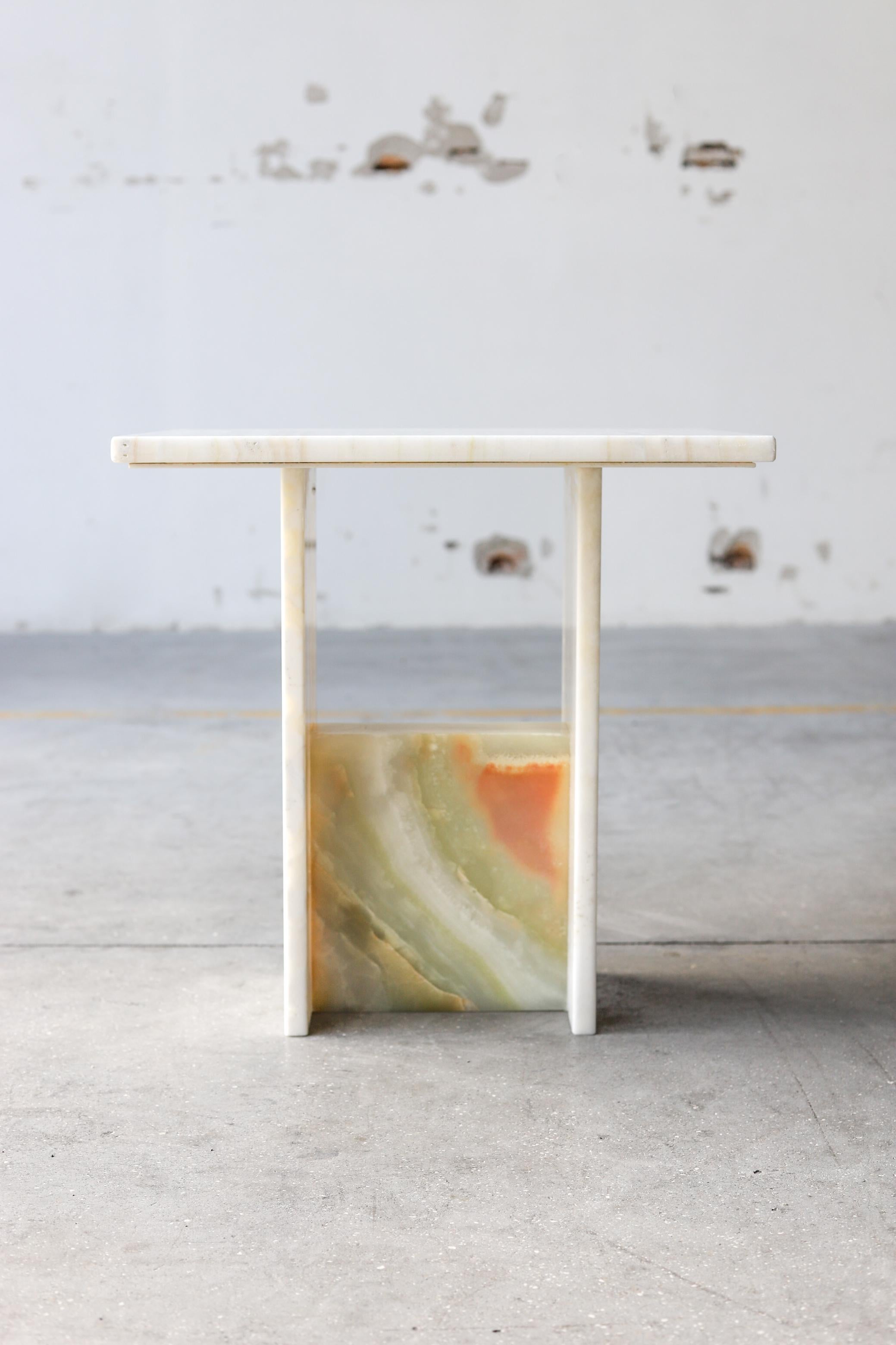 SST016-1 side table by Stone Stackers
Limited edition of 5 products.
Dimensions: W 39 x D 48 x H 48 cm.
Materials: Marble Structure: Onyx Ivory, Marble Base: Onyx Jade Green.
Weight: 29 kg.

This side table is part of a set of two pieces. It