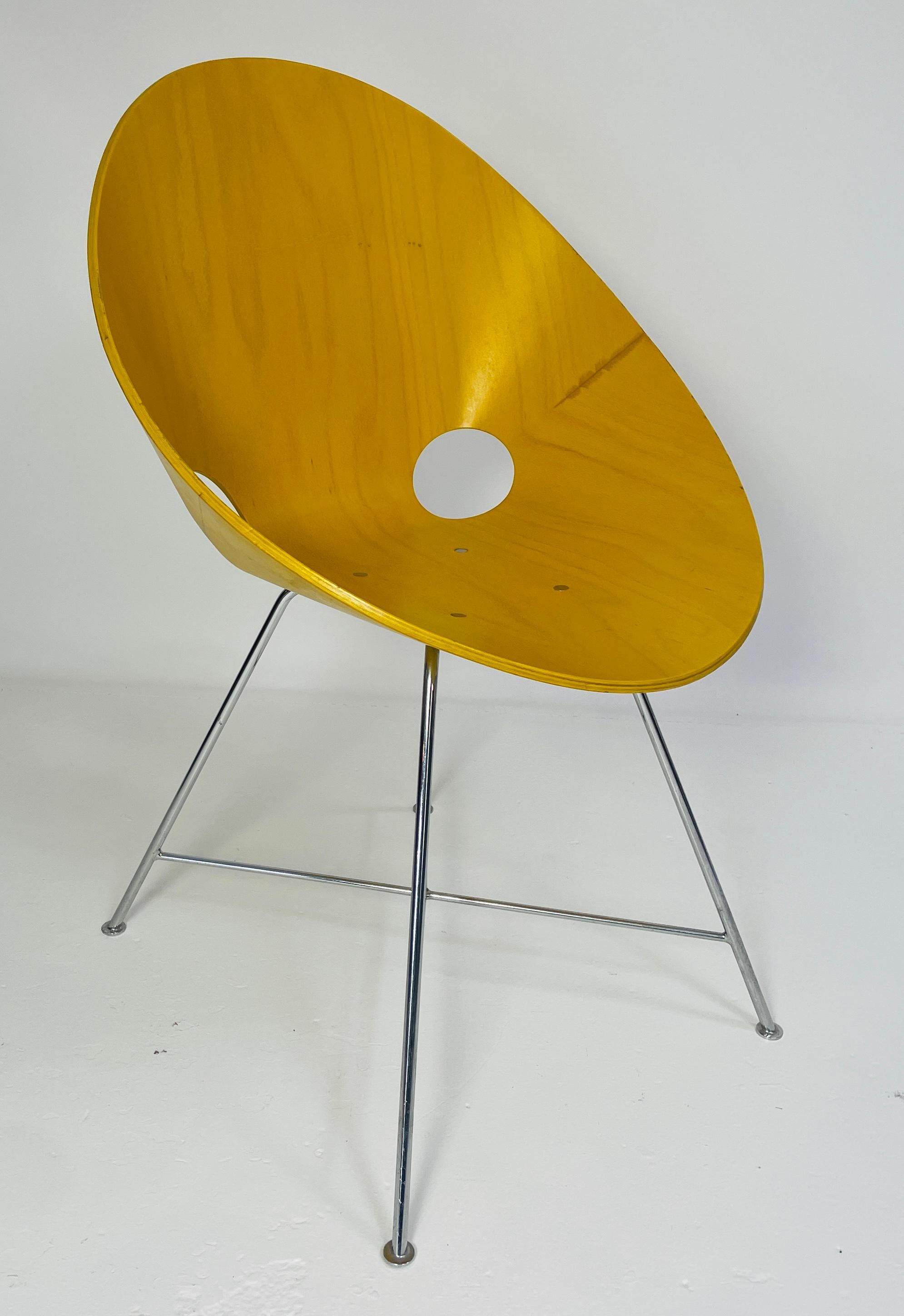 ST 664 Shell Chairs, Designed by Eddie Harlis For Sale 3