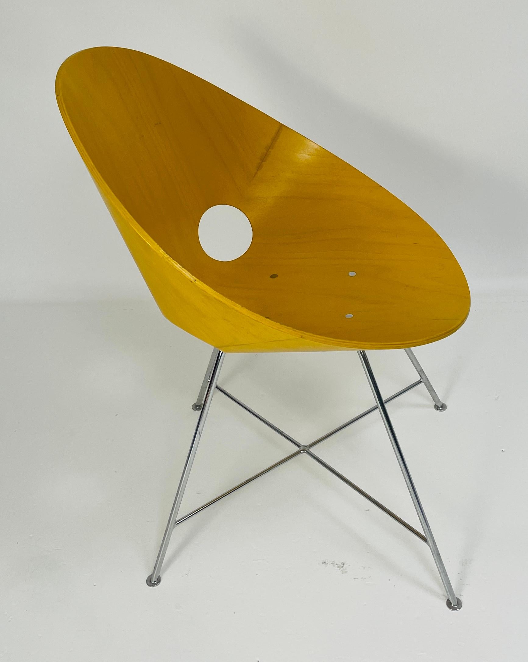 ST 664 Shell Chairs, Designed by Eddie Harlis In Good Condition For Sale In Los Angeles, CA