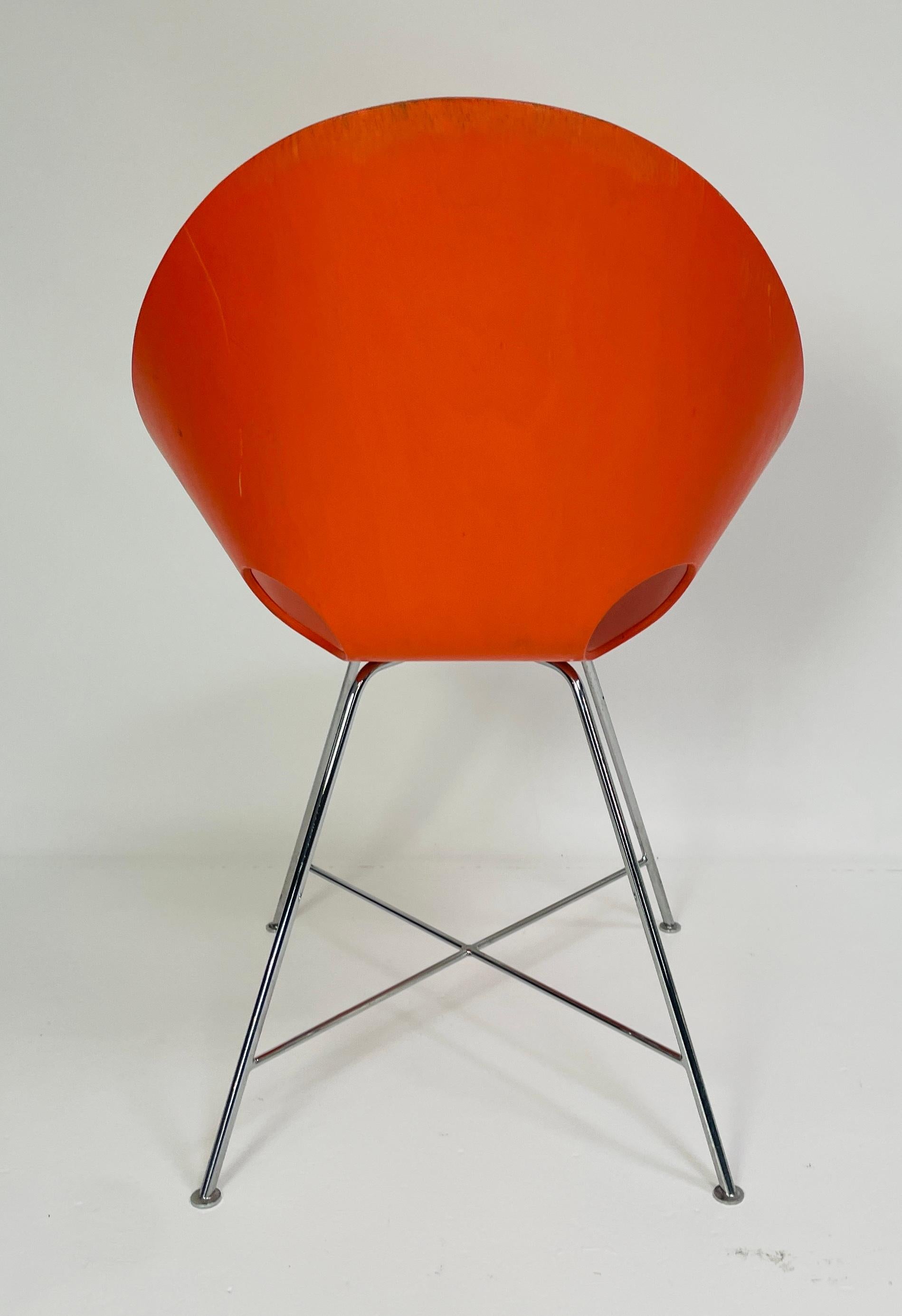 ST 664 Muschelstühle, entworfen von Eddie Harlis, Orange (Stahl) im Angebot