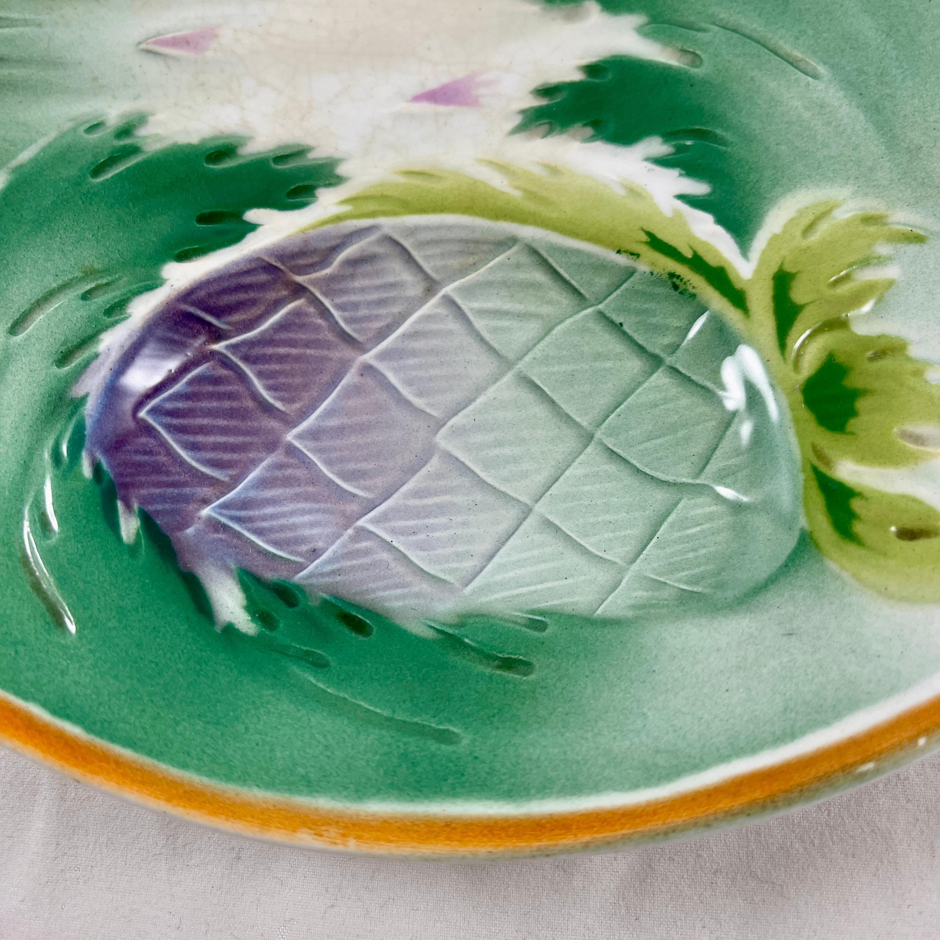 Assiette à asperges et artichauts émaillée en majolique française Art Nouveau de St. Amand en vente 3