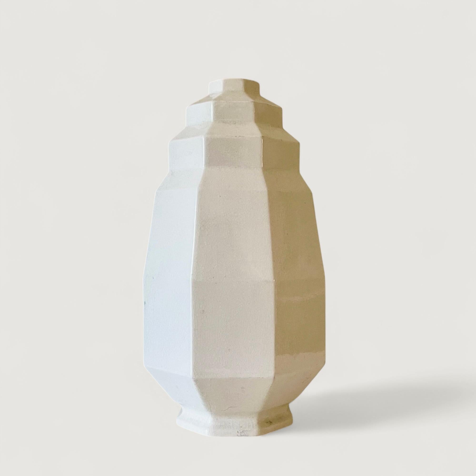 A. Clement Modernistische Vase im Art-Deco-Stil (Frühes 19. Jahrhundert) im Angebot