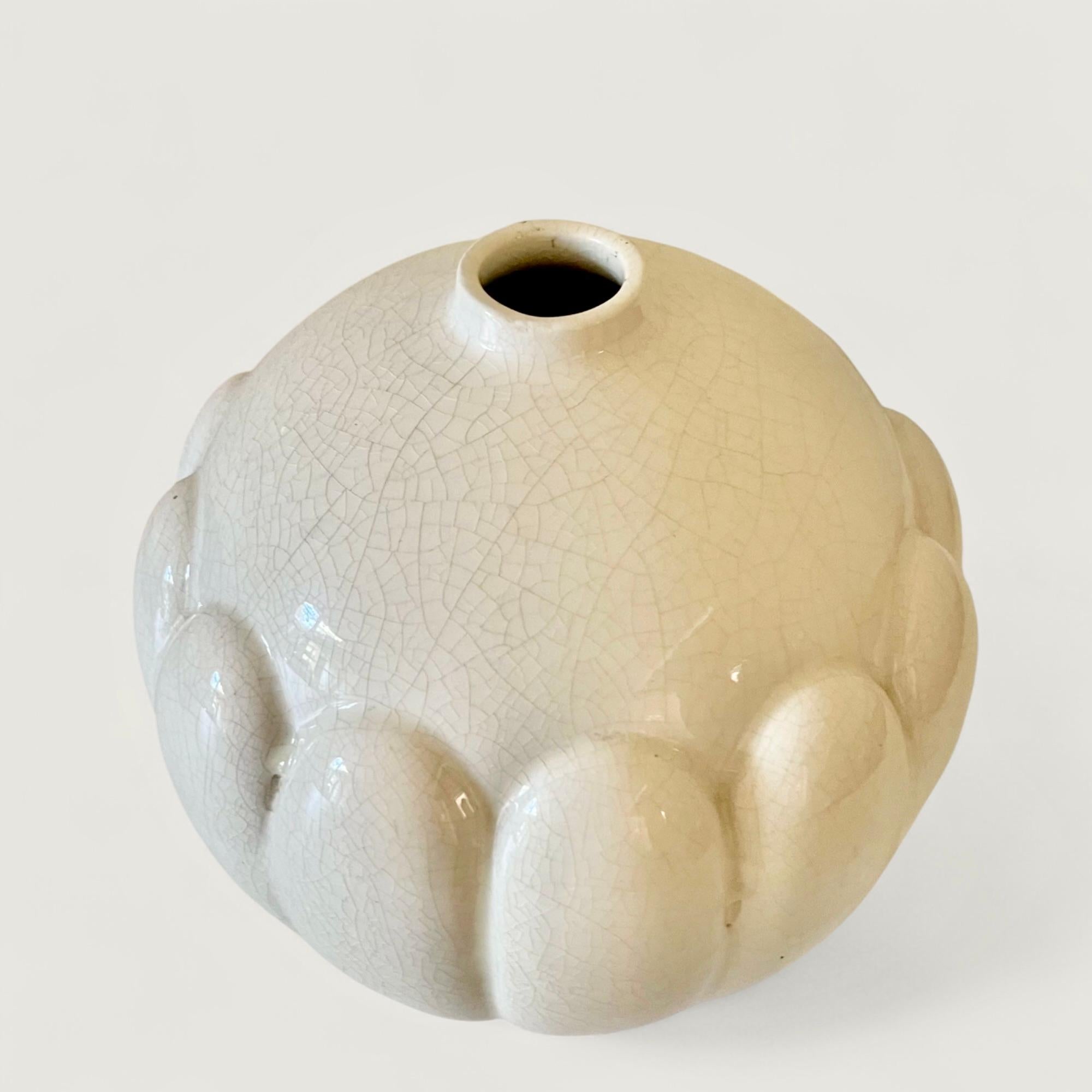 A. Clement Frankreich Art Deco Stilisierte Vase (Frühes 19. Jahrhundert) im Angebot