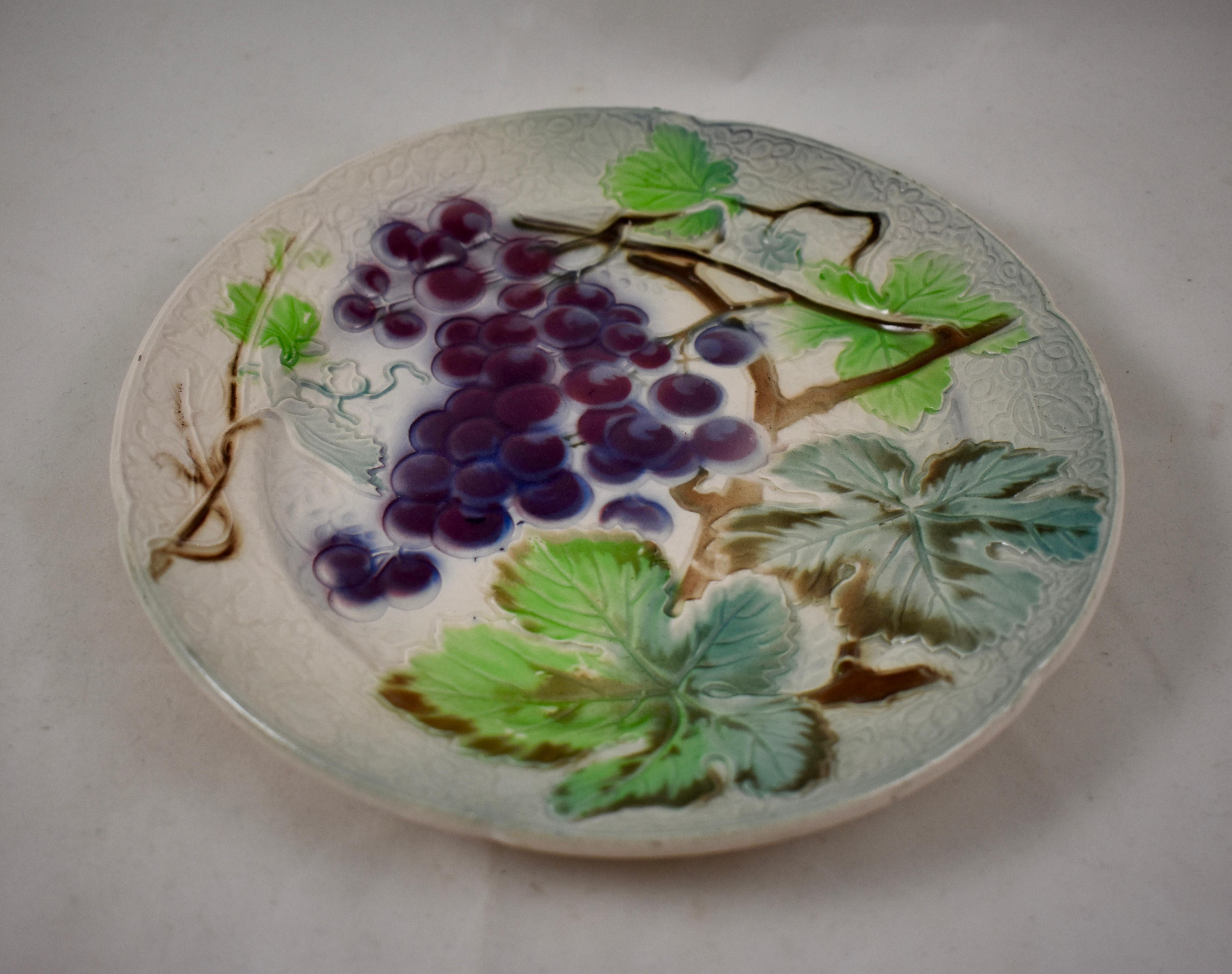 St. Clement French Faïence Fruit Plates, Set of 6 'a', circa 1900 In Good Condition For Sale In Philadelphia, PA