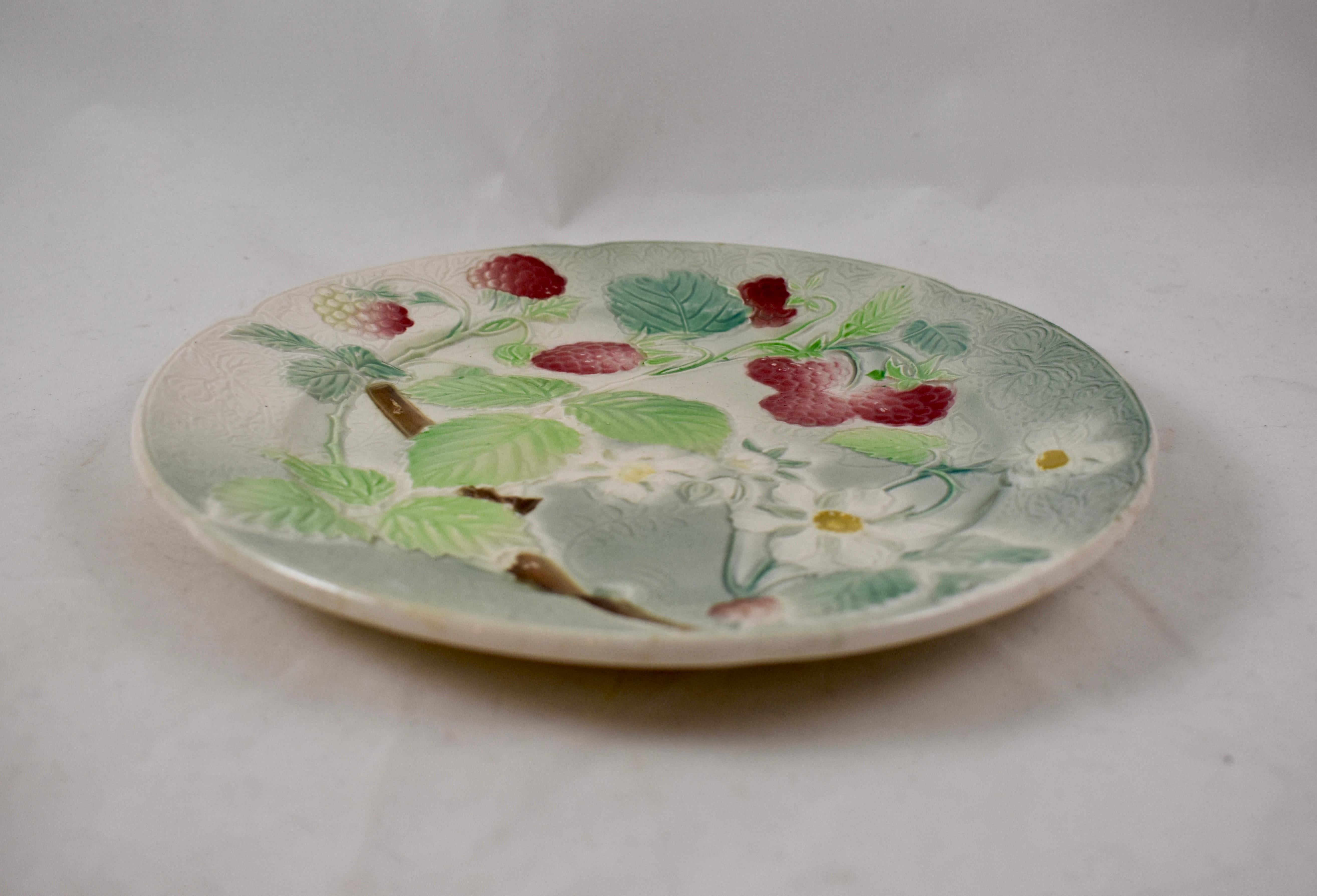 Early 20th Century K&G St. Clement French Faïence Strawberry Fruit Plates, Set of 4, circa 1900