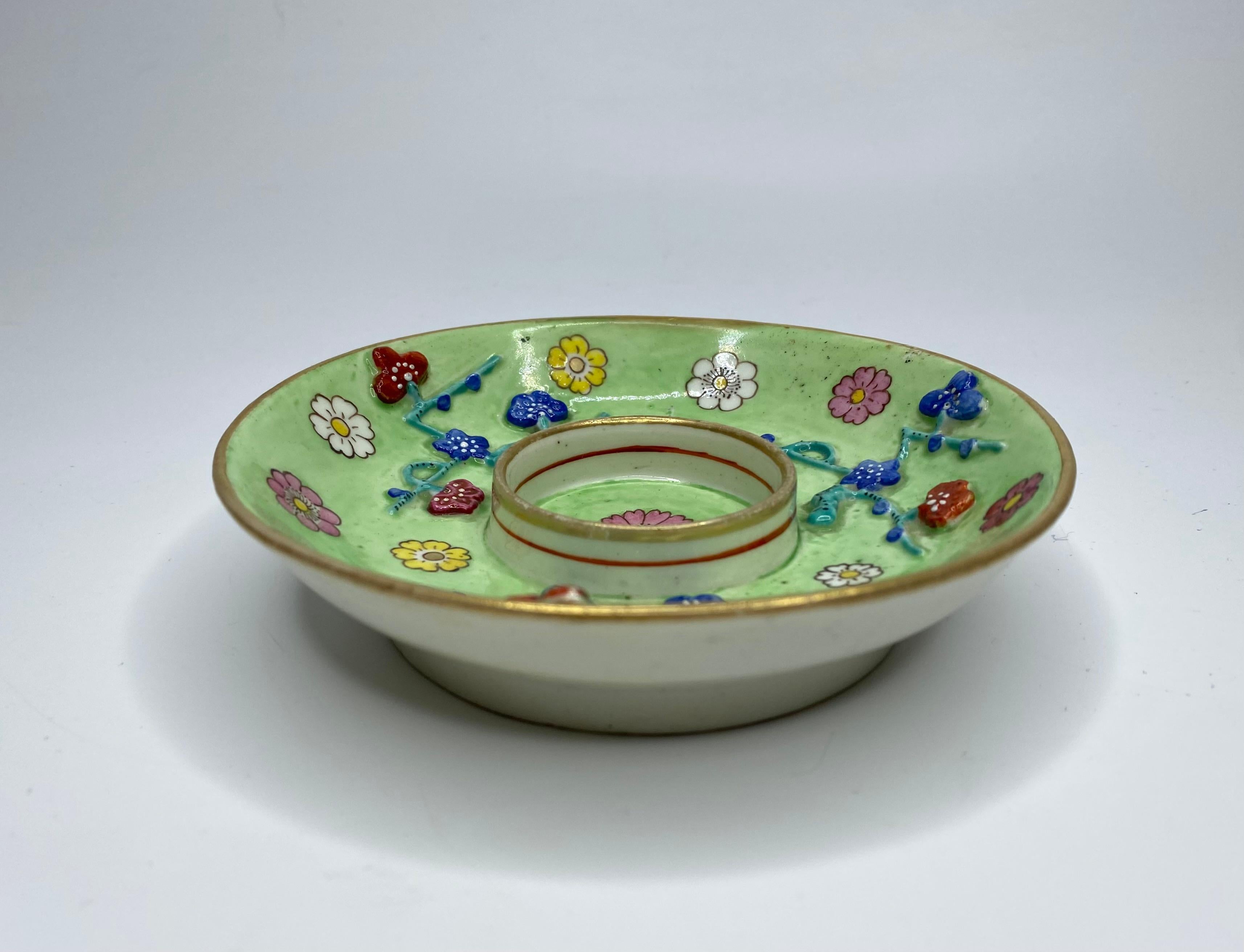 St Cloud porcelain trembleuse, c.1730. 4