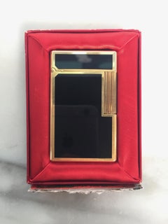 S.T. Dupont Black Lacquer with Gold-Plated Trim Windsor Design Lighter
