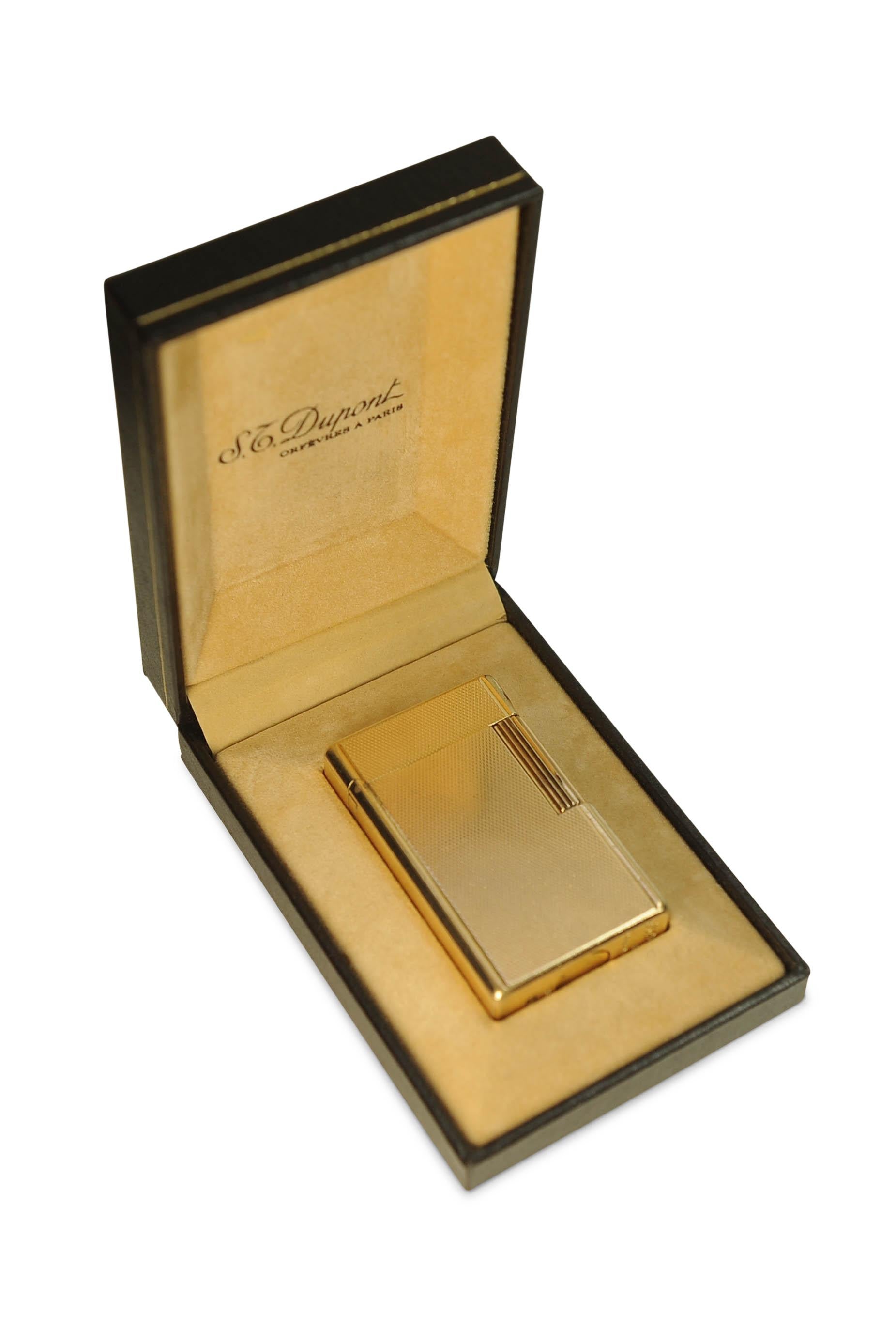 Art déco S. T. Dupont Classic 18ct Gold Plated Ligne 1 Large Lighter & DuPont Box Serviced en vente
