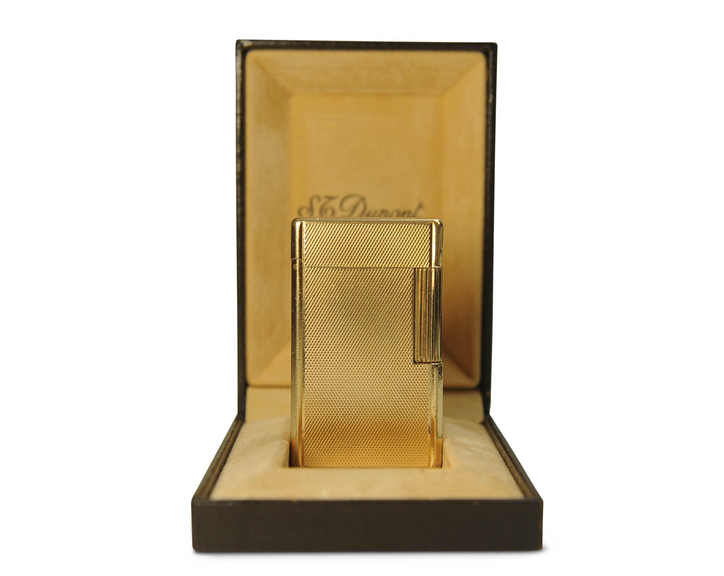 Français S. T. Dupont Classic 18ct Gold Plated Ligne 1 Large Lighter & DuPont Box Serviced en vente