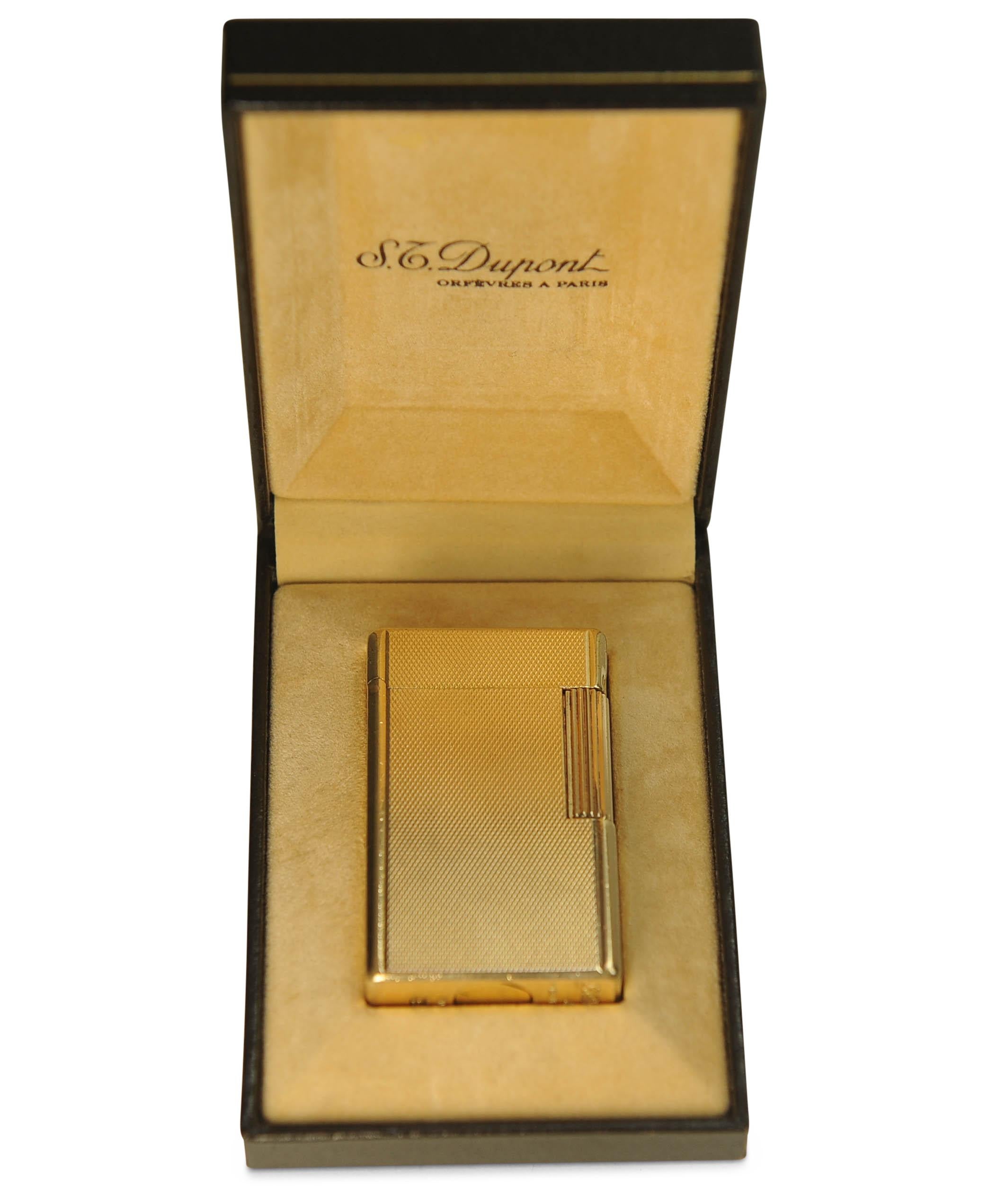 S. T. Dupont Classic 18ct Gold Plated Ligne 1 Large Lighter & DuPont Box Serviced Bon état - En vente à Reading, Berkshire