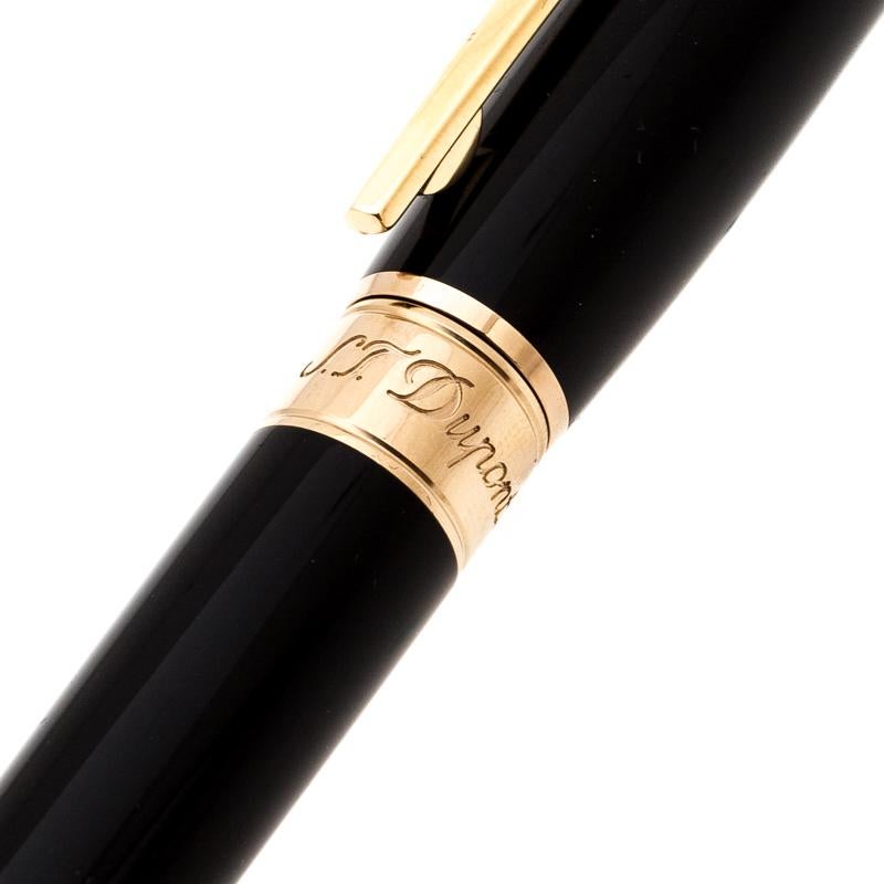 S.T Dupont has a rich tradition of crafting elegant writing instruments for the elite. The meticulously crafted black fountain pen coated with lacquer and enhanced with gold plated metal stands as a testimony to that tradition. This classic design