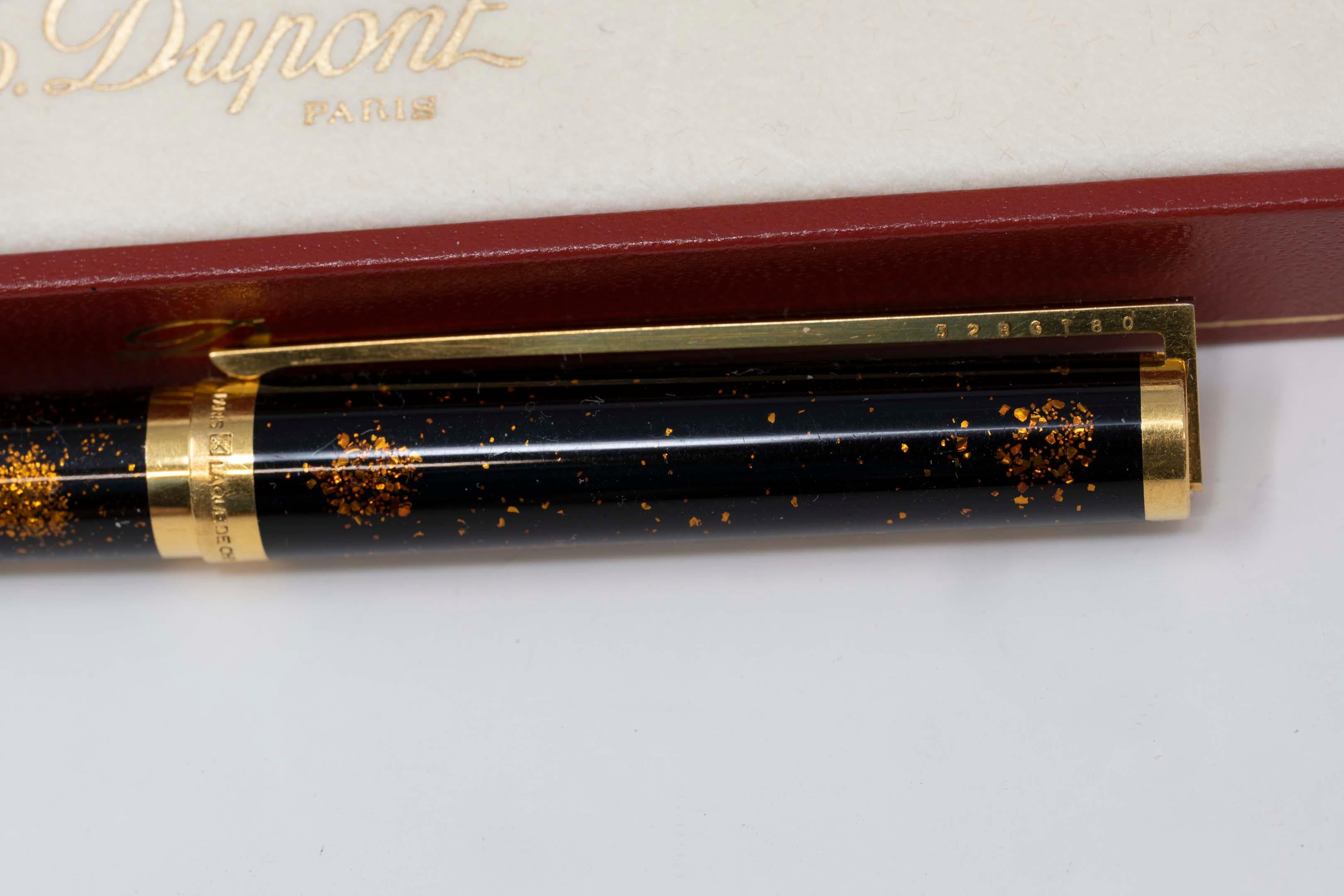 S.T. Dupont Fountain Pen 52BGT80 Laque de Chine In Good Condition In Montreal, QC