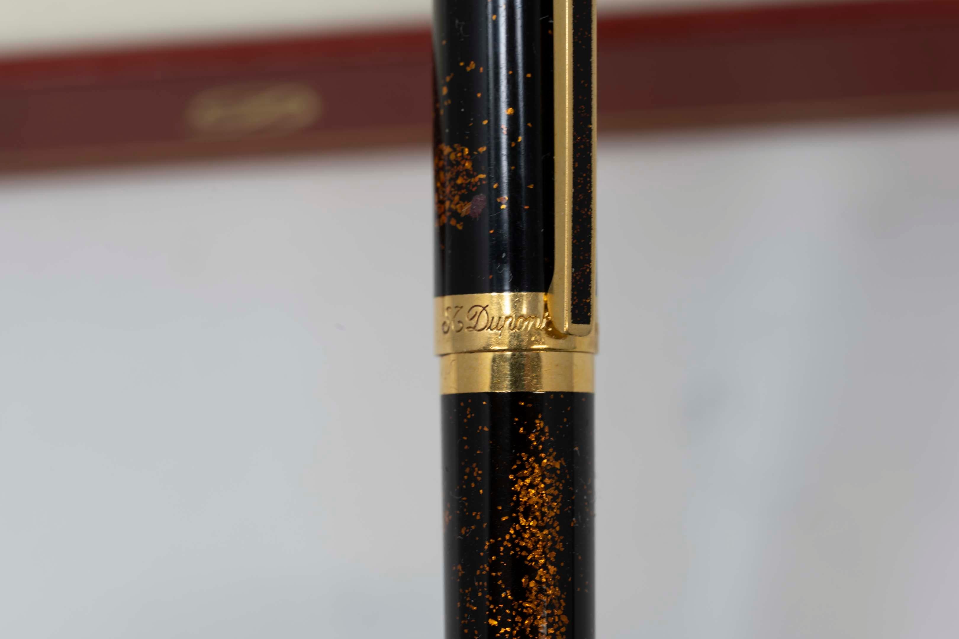 Women's or Men's S.T. Dupont Fountain Pen 52BGT80 Laque de Chine