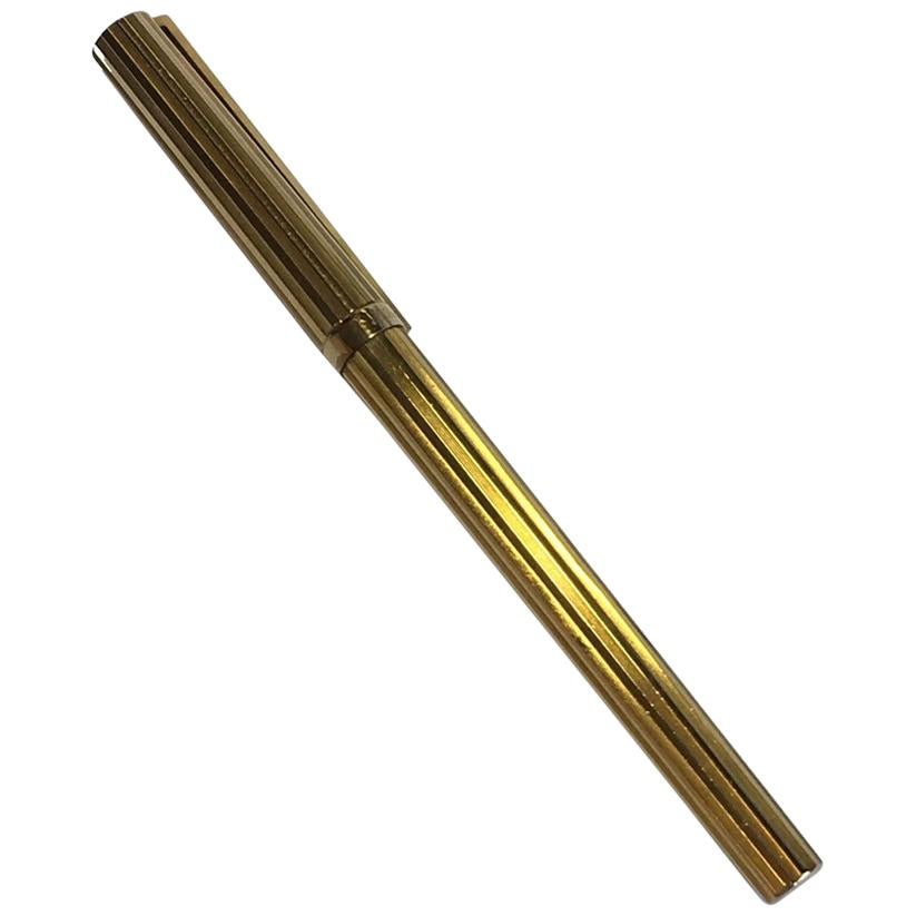 ST DUPONT Fountain Pen in Gold Plated and 18 Carat Gold For Sale