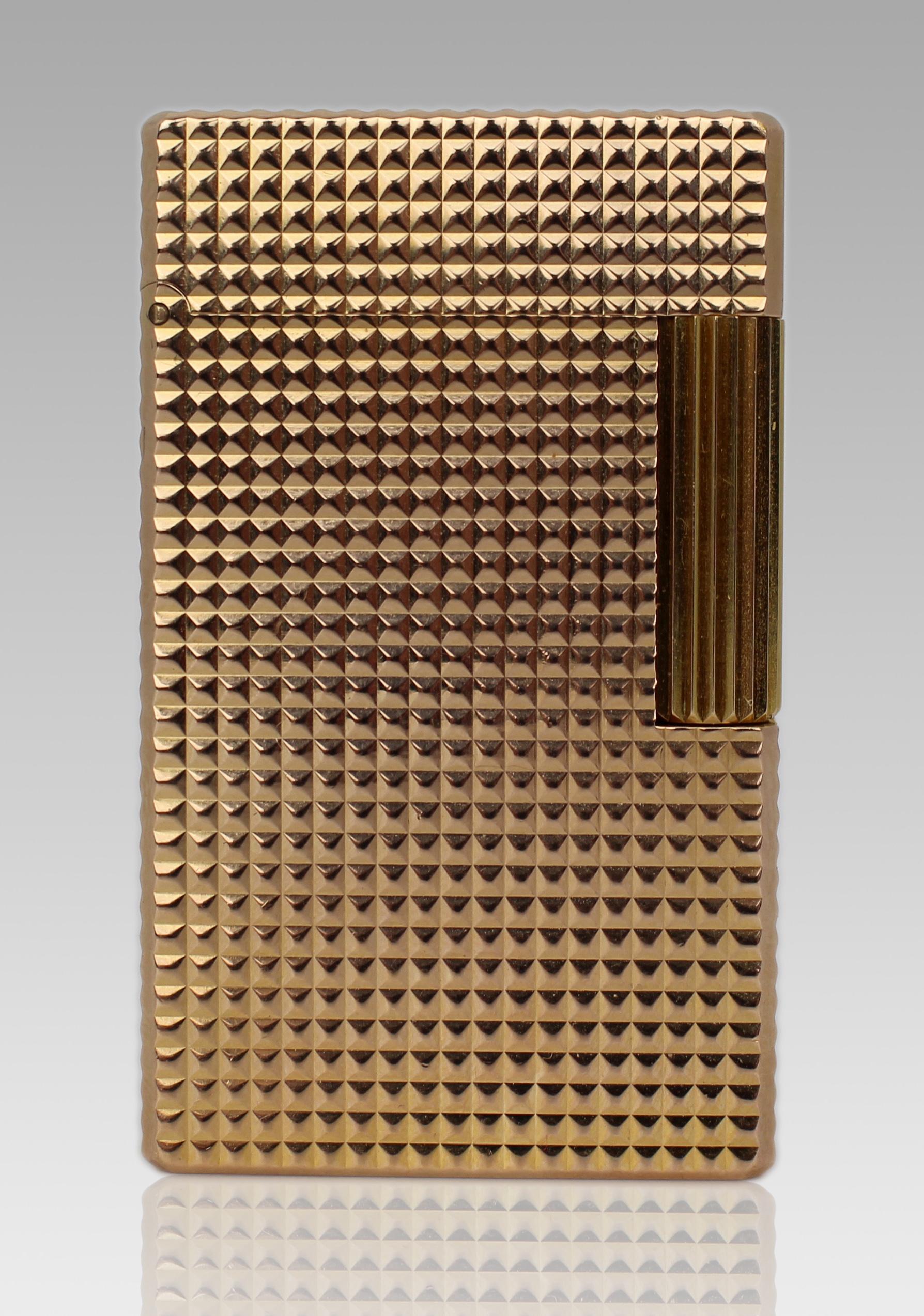 S.T. Encendedor Dupont Ligne 1 chapado en oro, París, c.1970 Europeo en venta